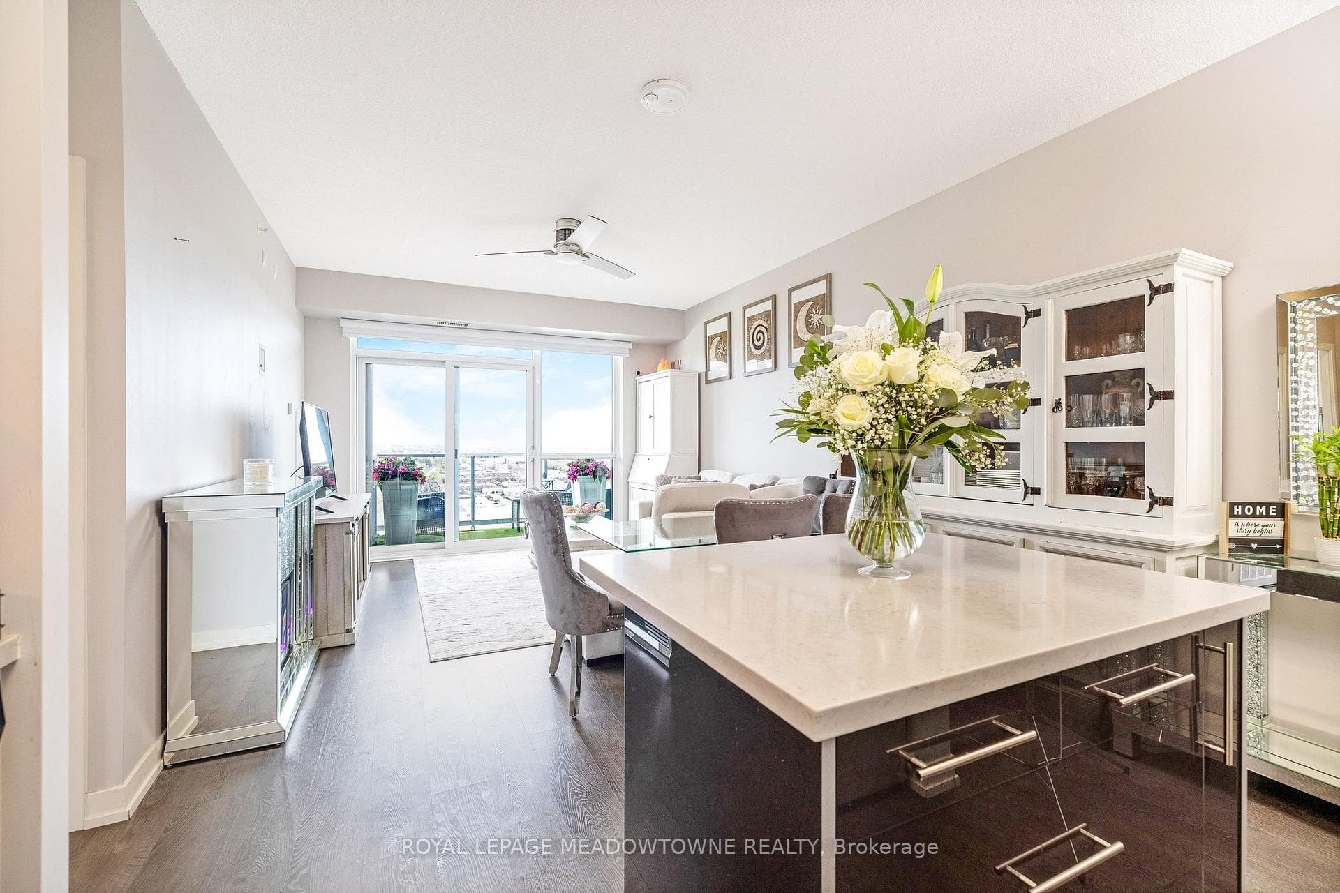 2093 Fairview Street Unit 1902 - Condo photo 9 of 30 in Burlington, Ontario