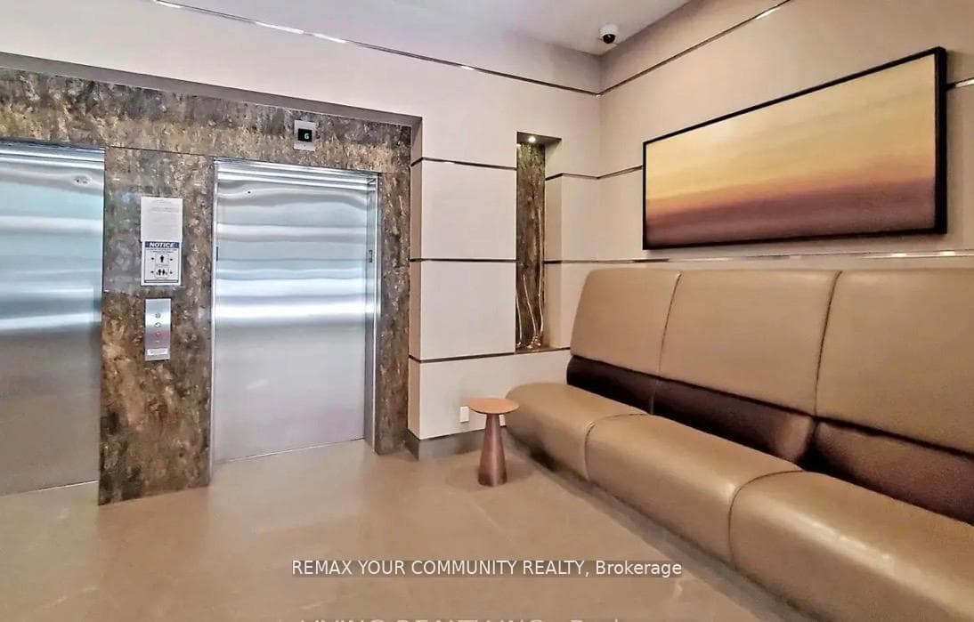 8 Scollard Street Unit 606 - Condo photo 4 of 37 in Annex / Yorkville / Summerhill, Ontario