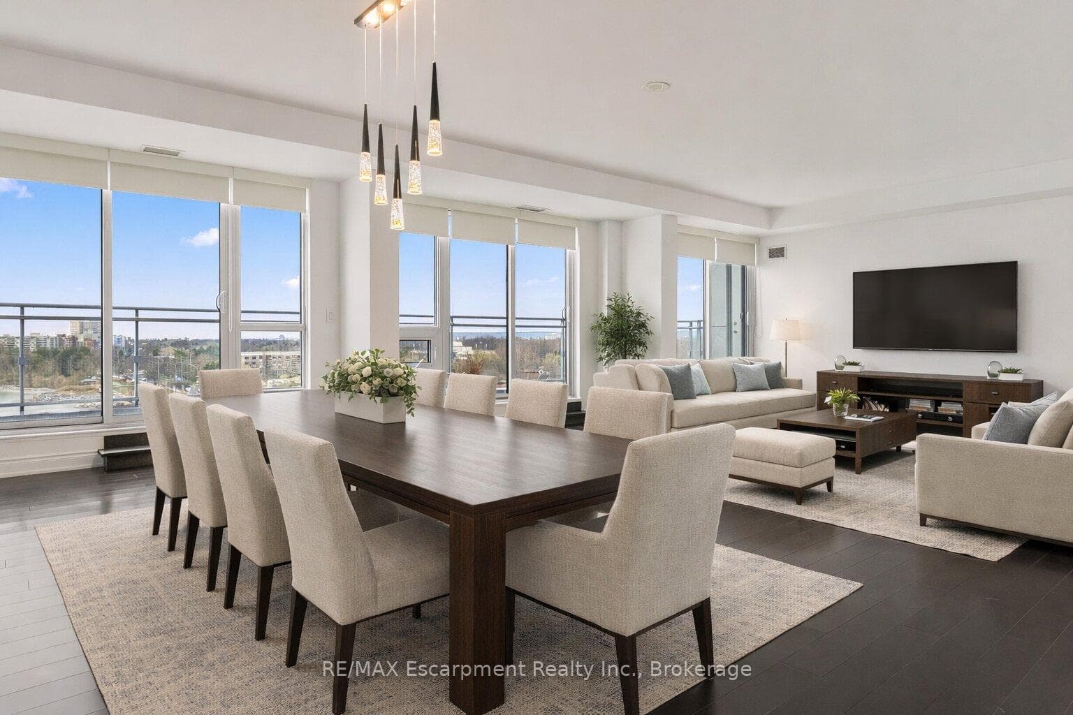 3500 Lakeshore Road Unit 827 - Condo photo 8 of 27 in Oakville, Ontario