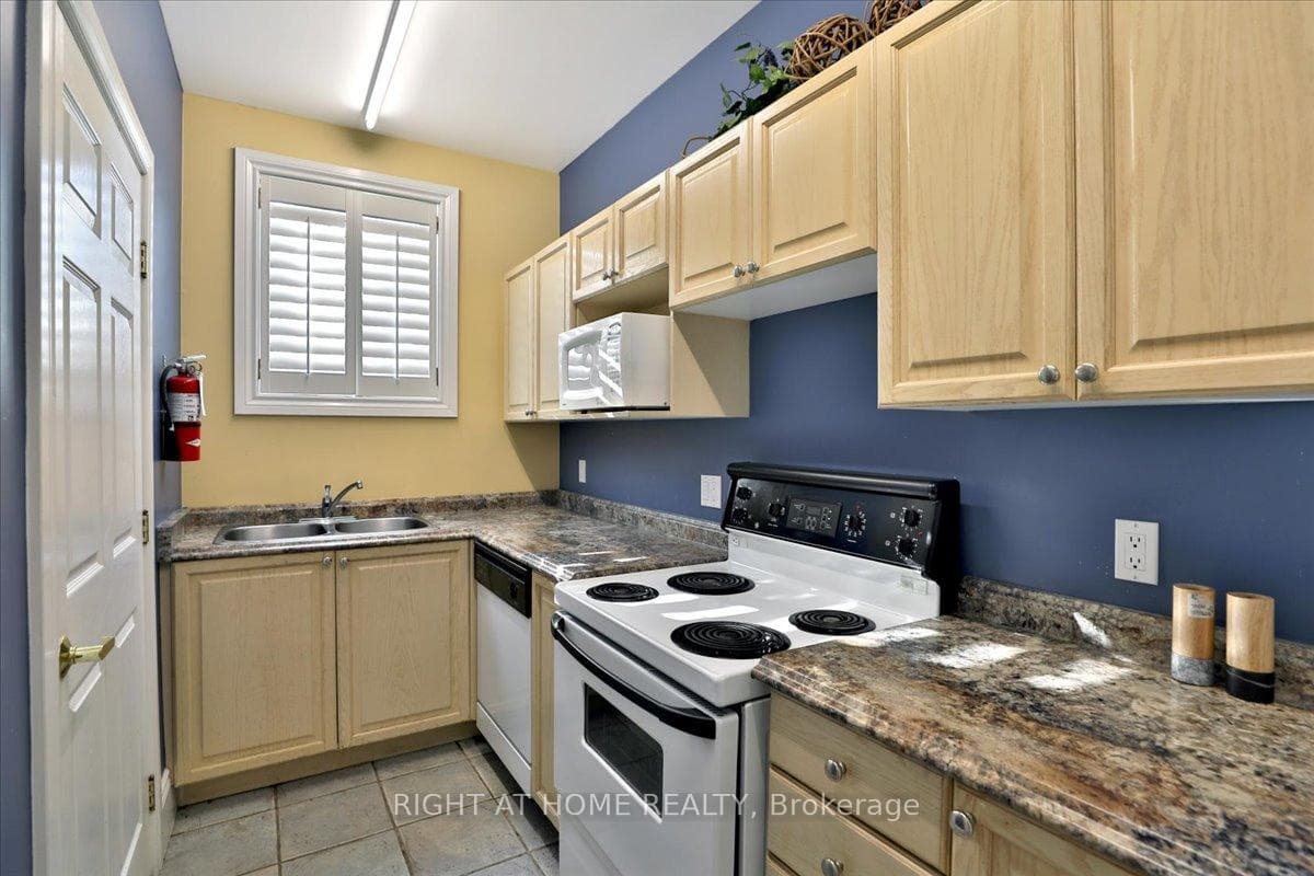 1451 Walker's Line Unit Unit # 312 - Condo photo 45 of 47 in Burlington, Ontario