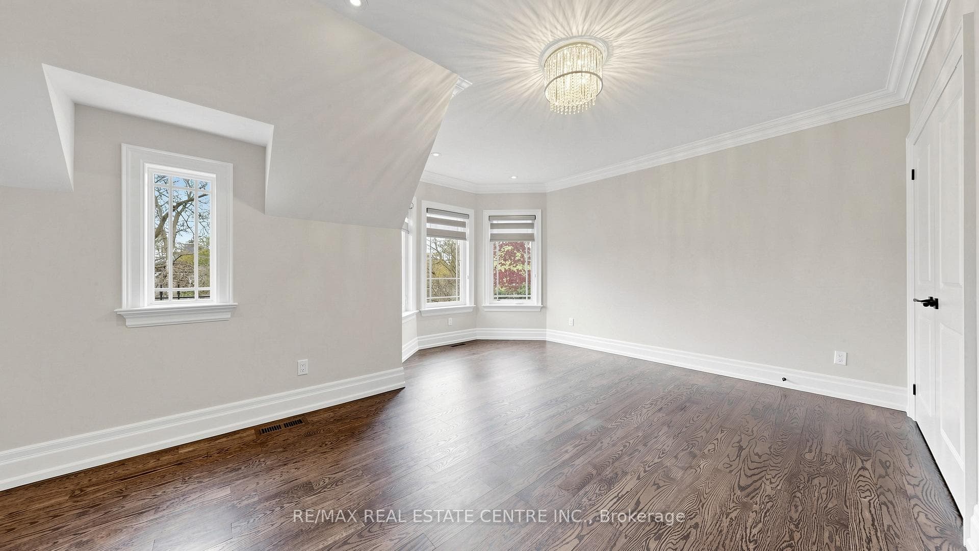 1496 Mansfield Drive - Detached photo 26 of 50 in Oakville, Ontario