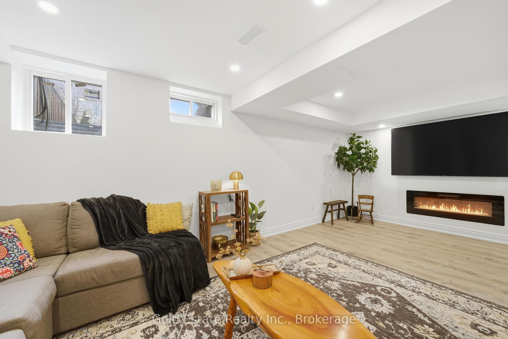 4875 Valera Road - Townhouse photo 20 of 23 in Burlington, Ontario