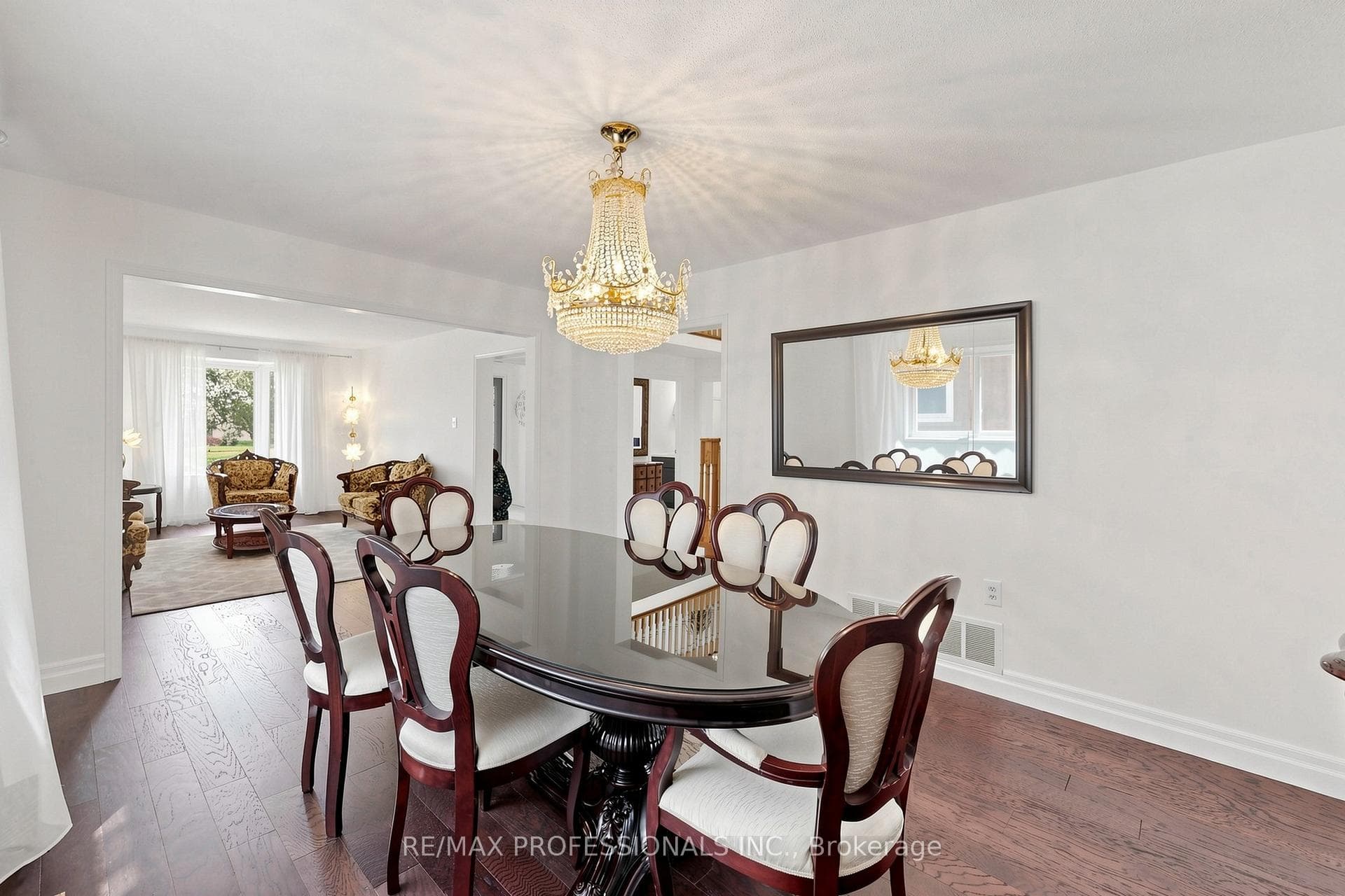 970 Silversmith Drive - Detached photo 9 of 50 in Mississauga, Ontario