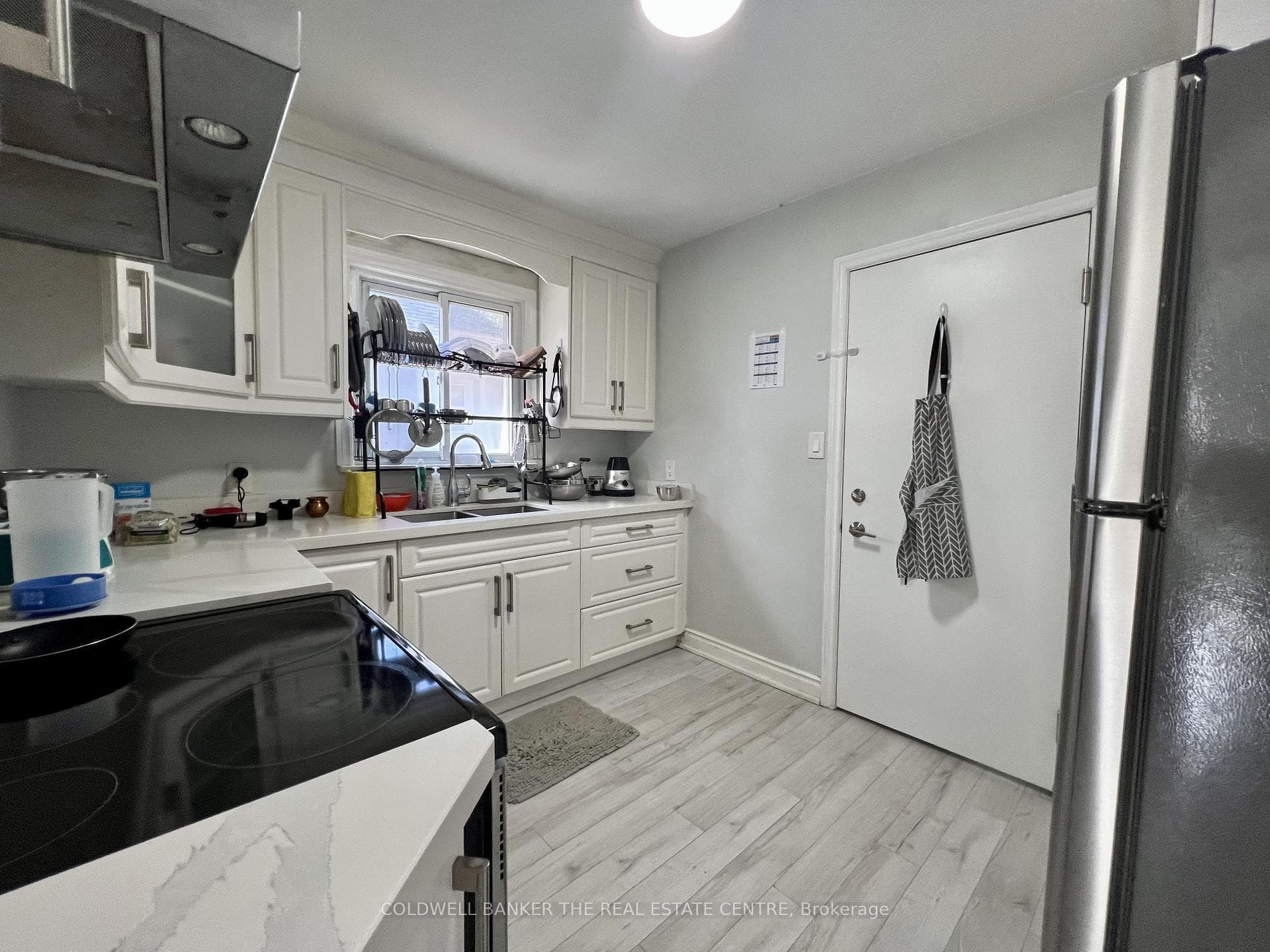 31 Sharpe Street Unit Upper - Detached photo 6 of 17 in Birch Cliff / Cliffside, Ontario