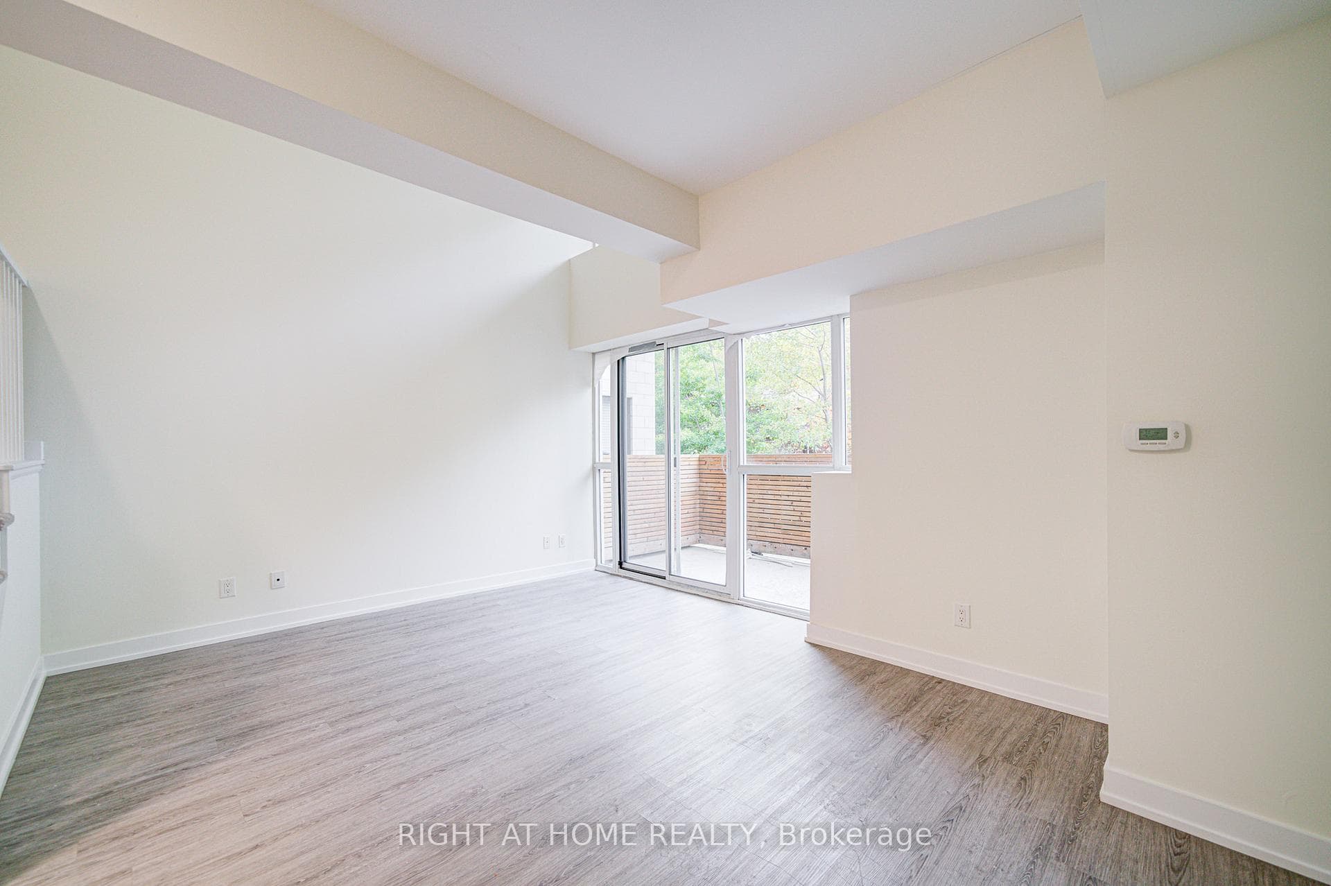1350 Kingston Road Unit TH03 - Condo photo 11 of 25 in Birch Cliff / Cliffside, Ontario