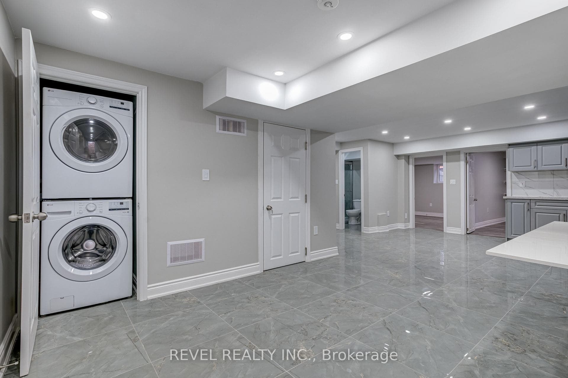 1238 Playter Place Unit Basement - Detached photo 2 of 17 in Oakville, Ontario