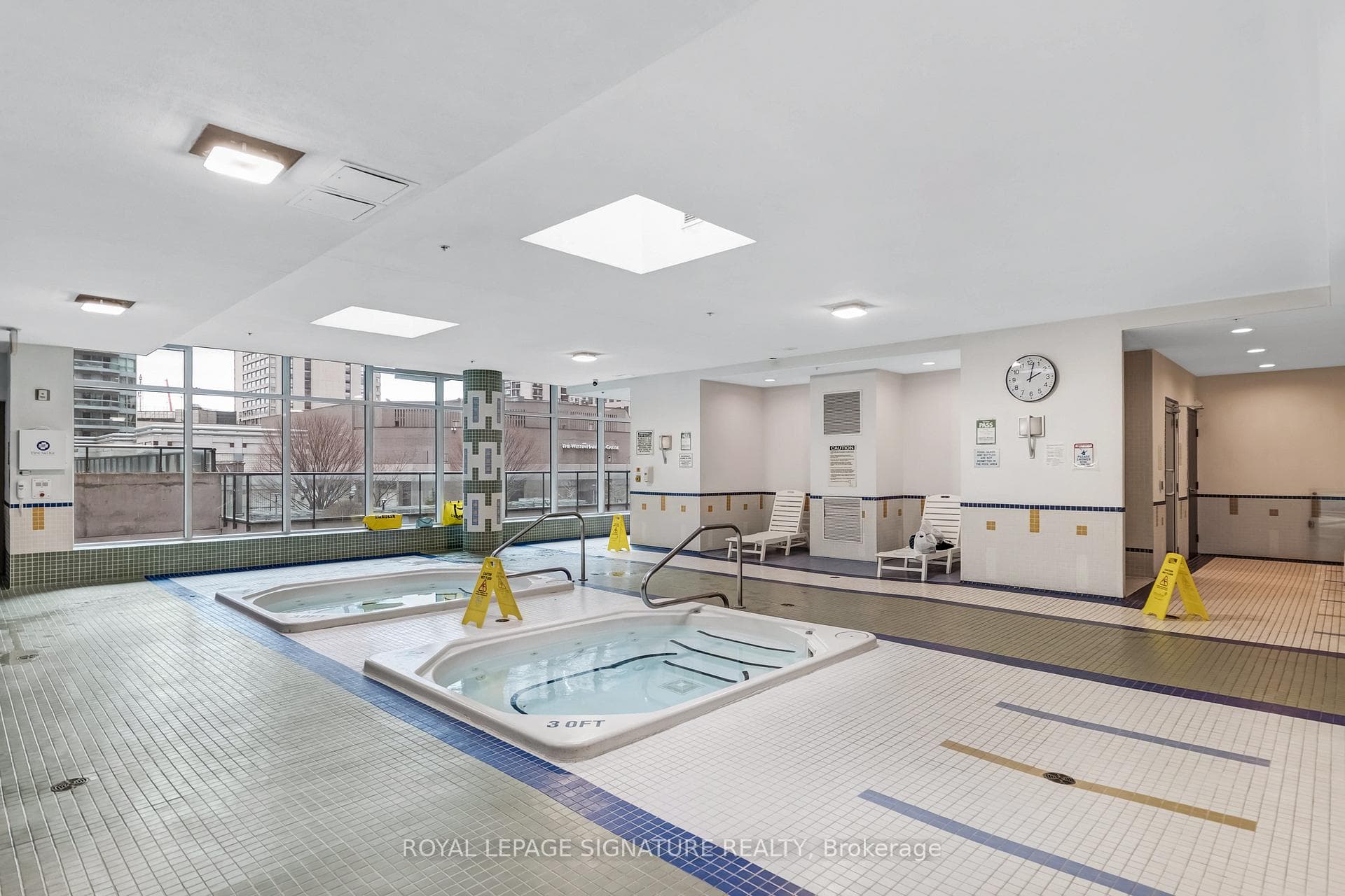 18 Harbour Street Unit 1801 - Condo photo 28 of 35 in Downtown Toronto / Waterfront, Ontario