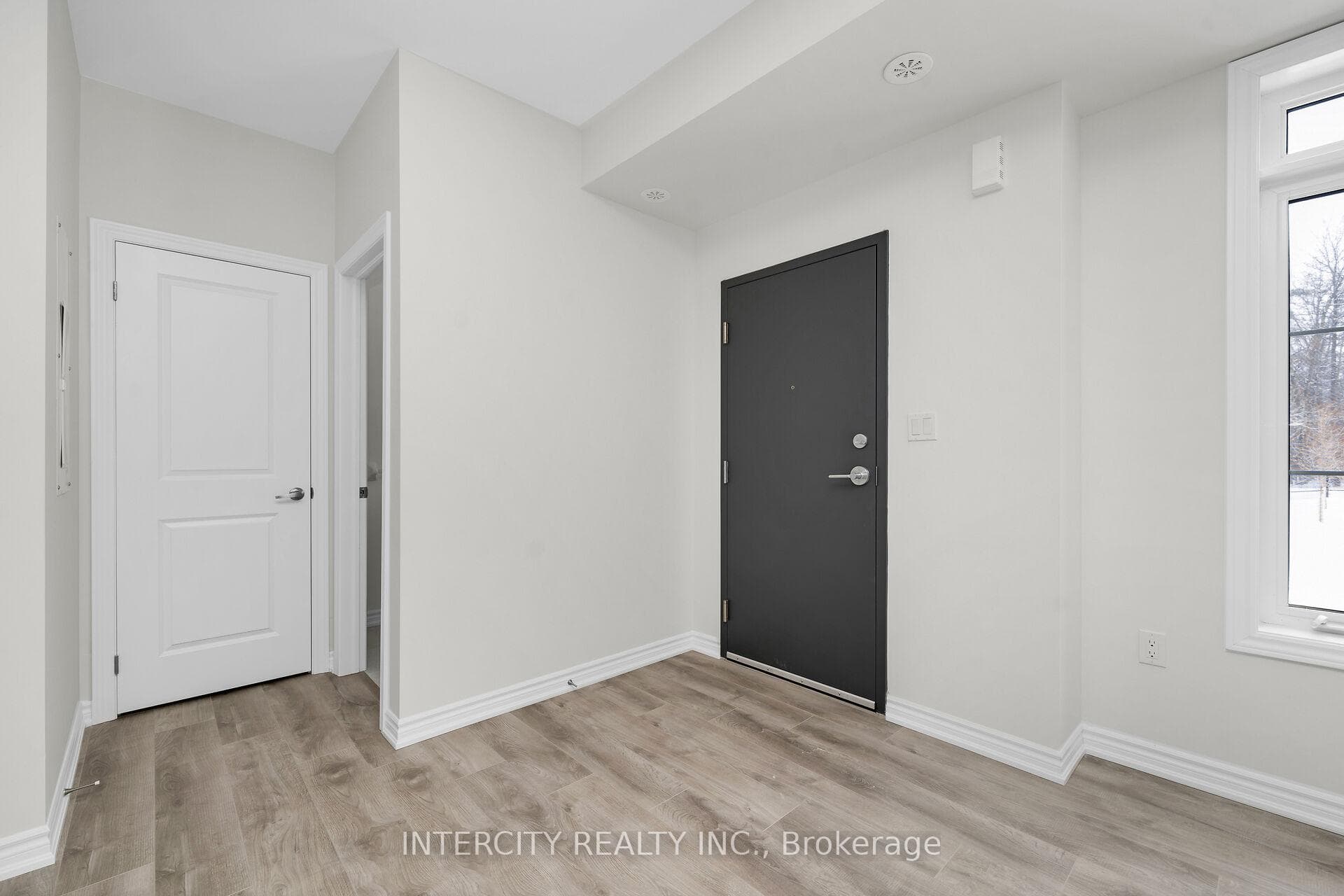 2 Savvy Lane Unit 43Z - Condo photo 5 of 17 in Caledon, Ontario