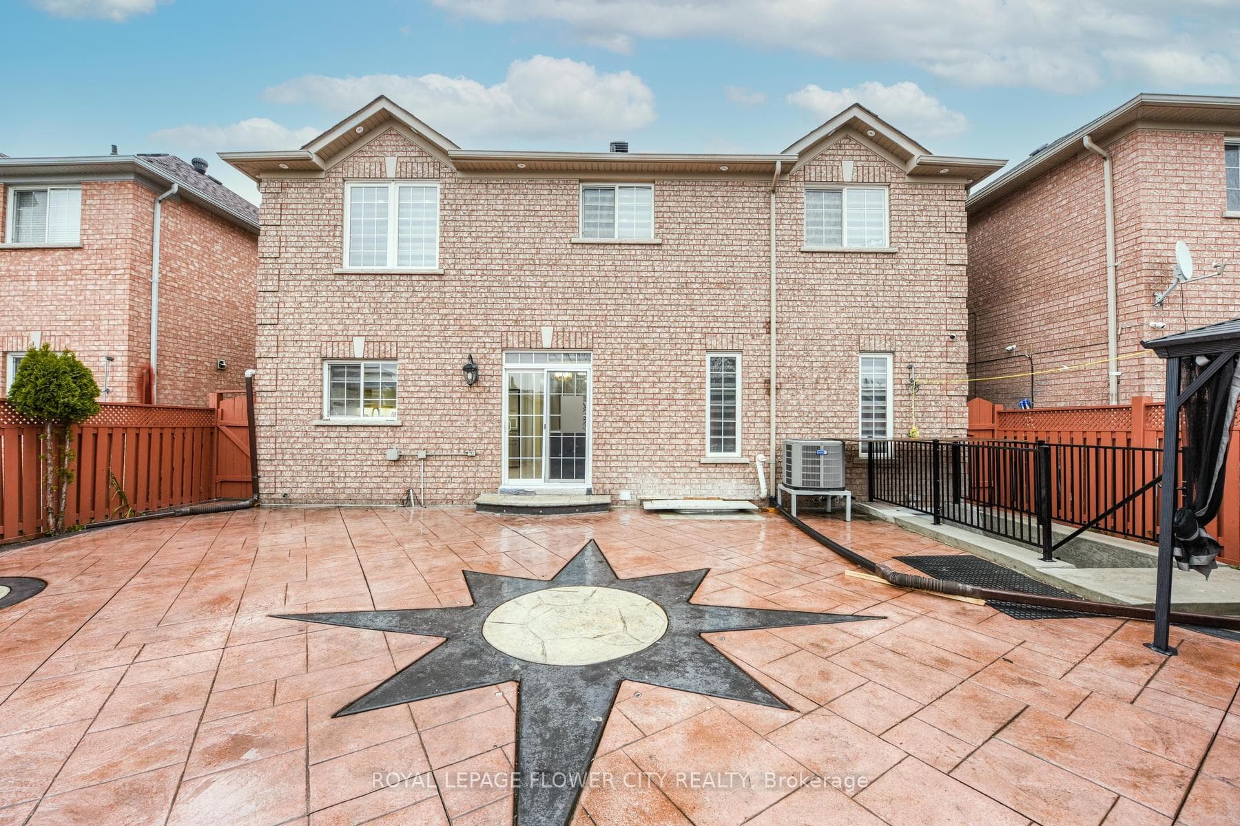 22 Wintersnow Court - Detached photo 5 of 50 in Brampton, Ontario