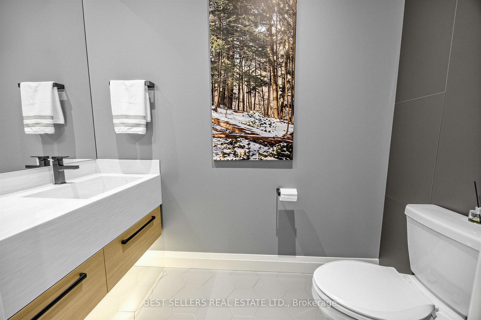 395 Klein Circle - Detached photo 14 of 38 in Hamilton, Ontario