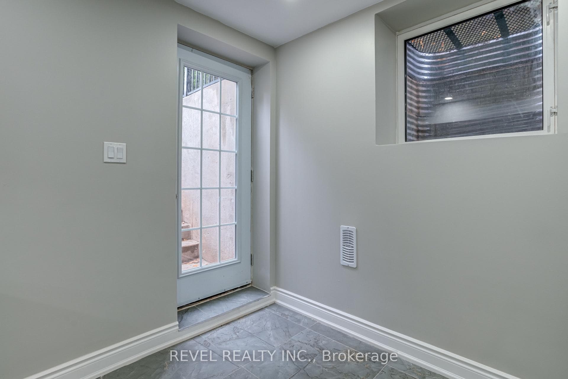 1238 Playter Place Unit Basement - Detached photo 5 of 17 in Oakville, Ontario