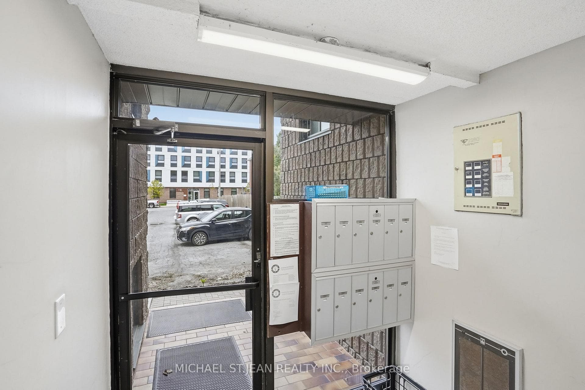 482 James Street Unit 104 - Condo photo 4 of 38 in Hamilton, Ontario