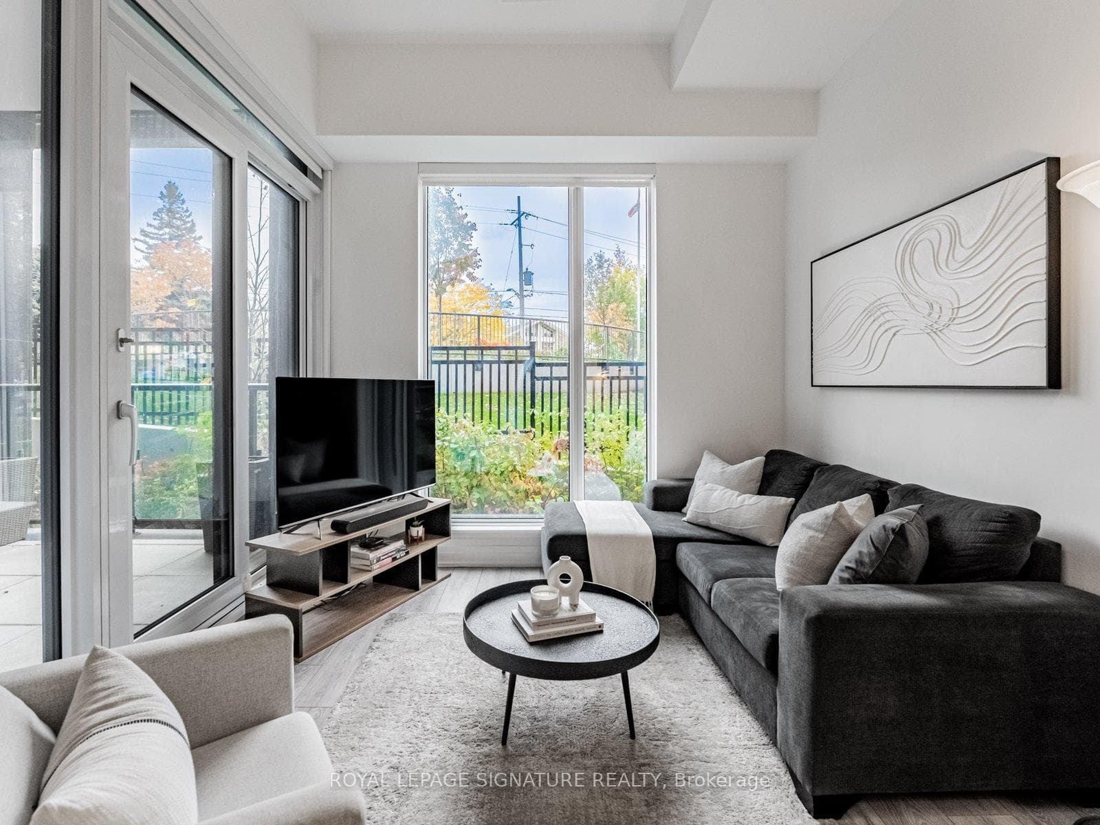 21 Park Street Unit 102 - home for sale in Mississauga, Ontario