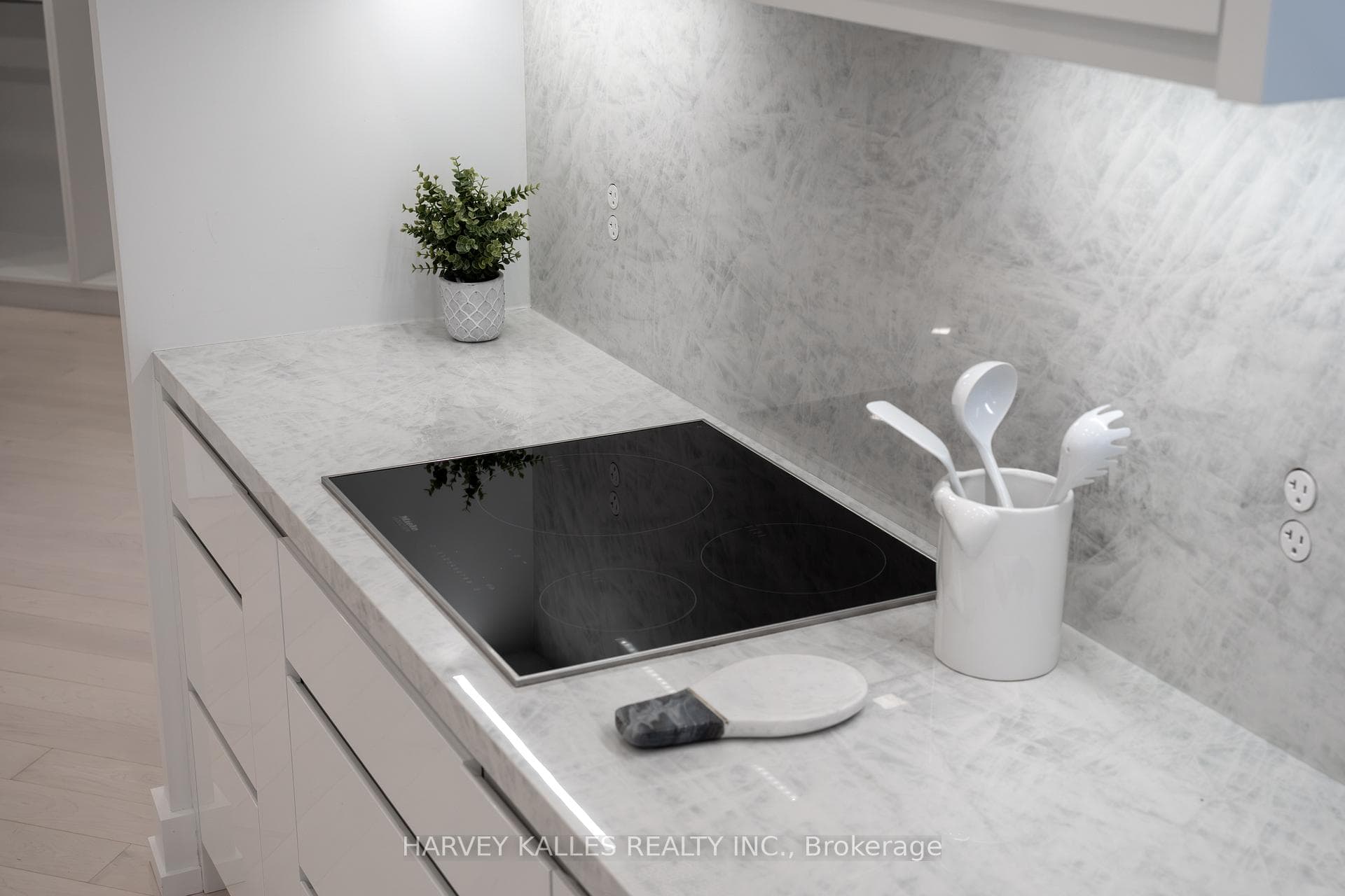 10 Bellair Street Unit 603 - Condo photo 20 of 38 in Annex / Yorkville / Summerhill, Ontario