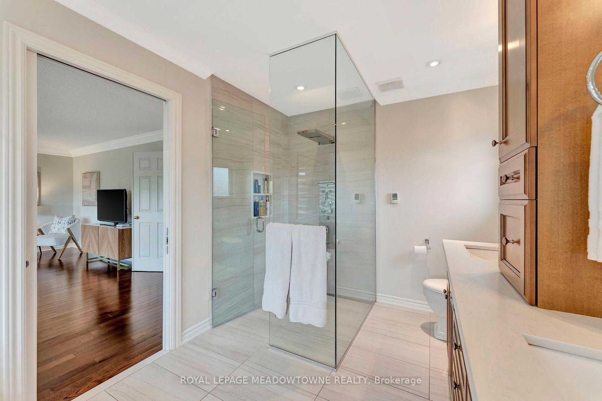 2008 Peak Place - Detached photo 18 of 40 in Oakville, Ontario