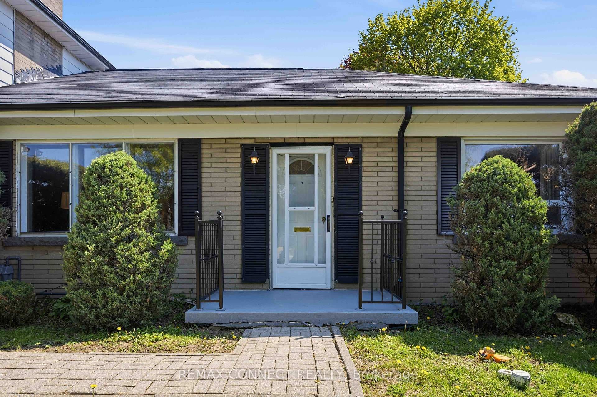 107 Fairglen Avenue - Detached photo 4 of 50 in Scarborough Village / Eglinton East, Ontario