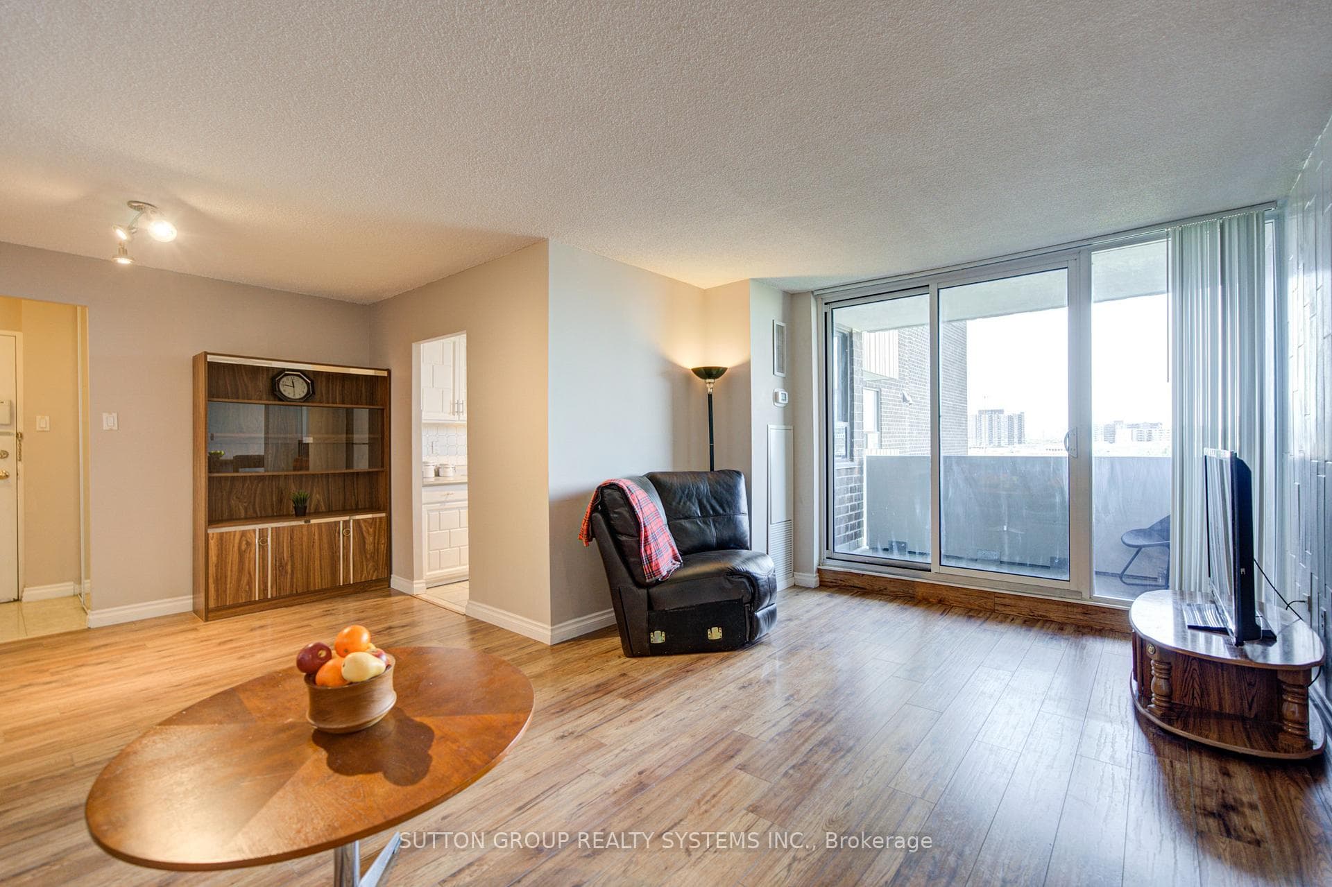 10 Muirhead Road Unit 806 - Condo photo 8 of 45 in Hillcrest Village / Bayview Village, Ontario