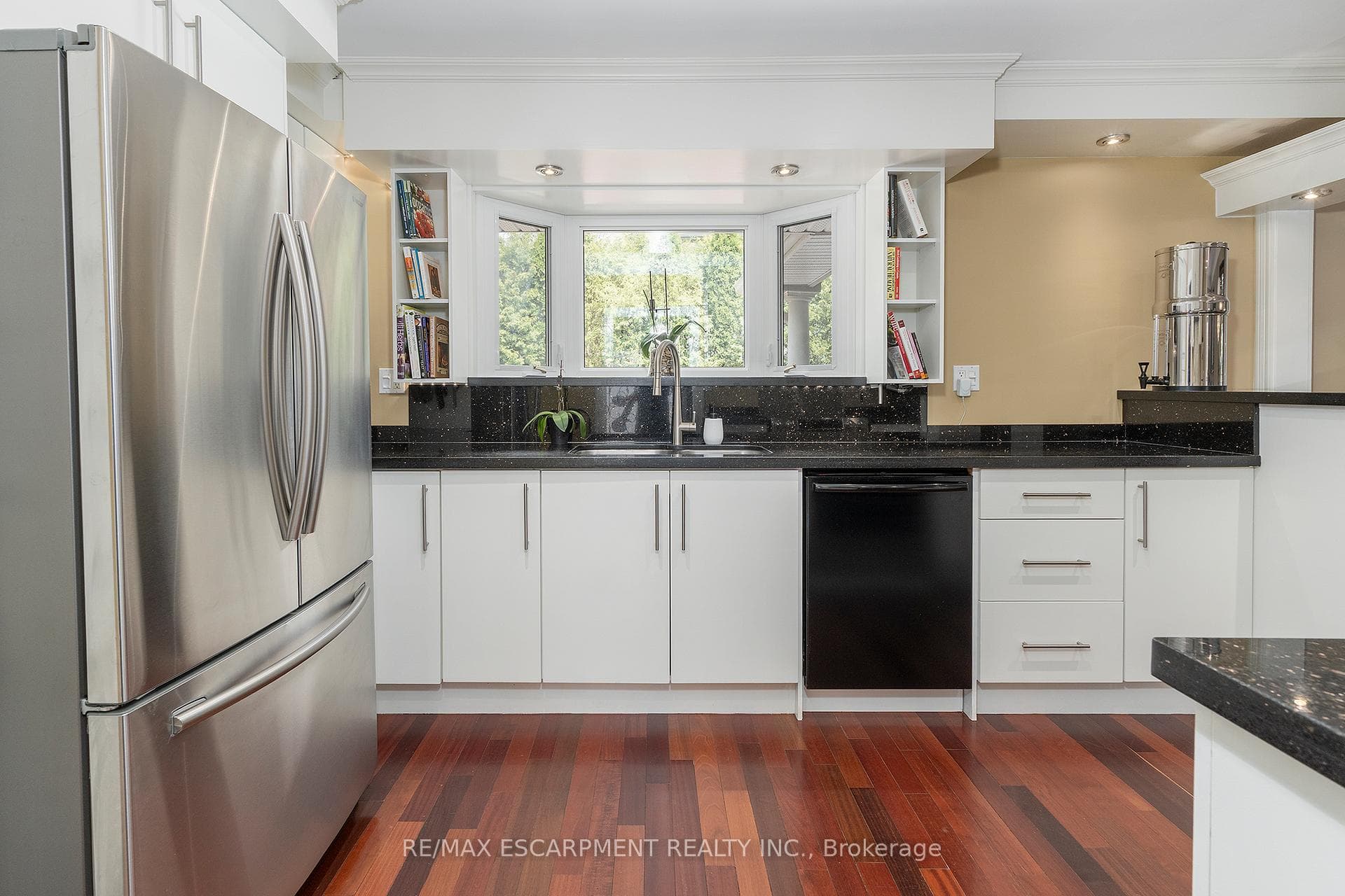 193 Pine Cove Road - Detached photo 9 of 43 in Burlington, Ontario