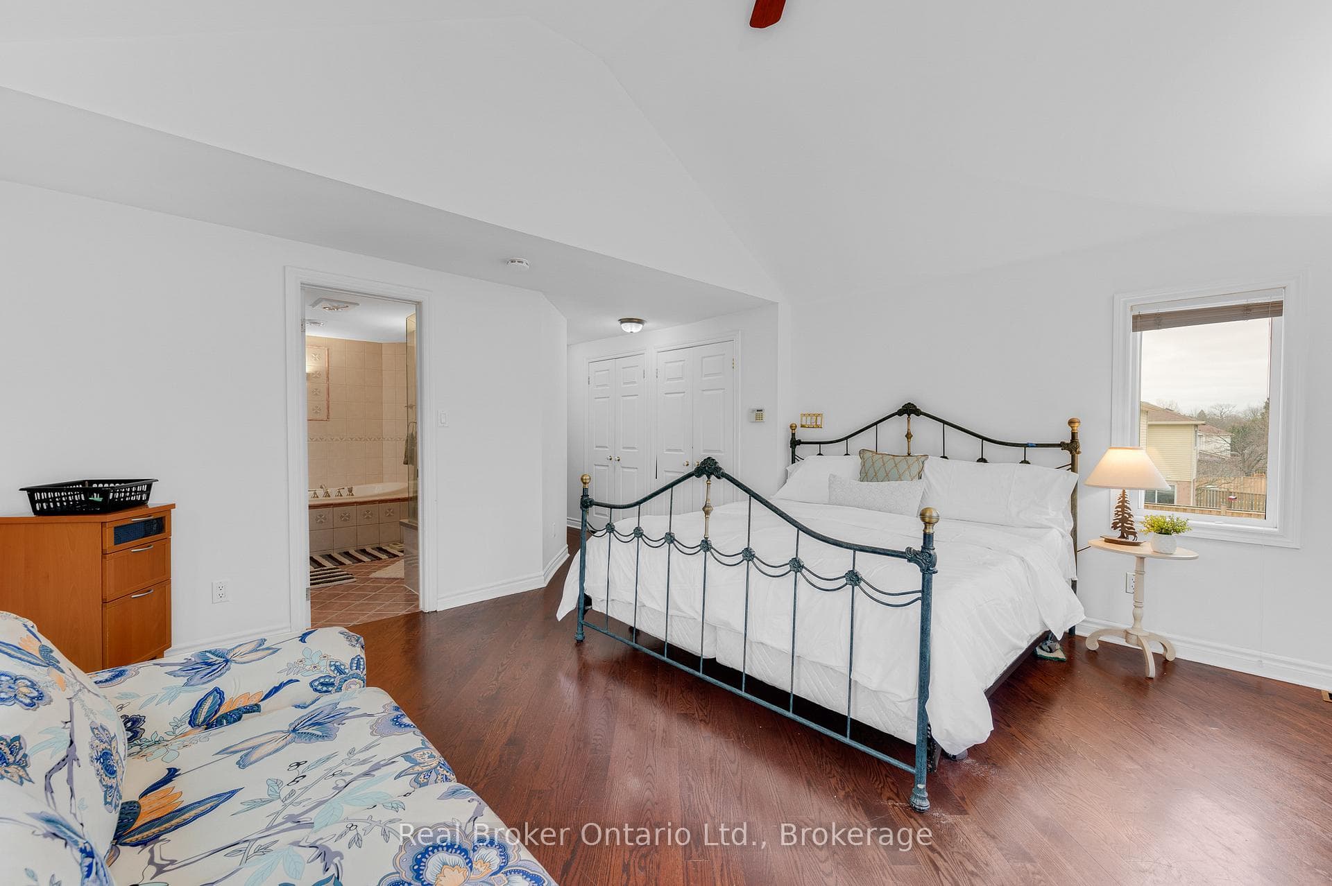 6366 Miller's Grove - Detached photo 23 of 46 in Mississauga, Ontario