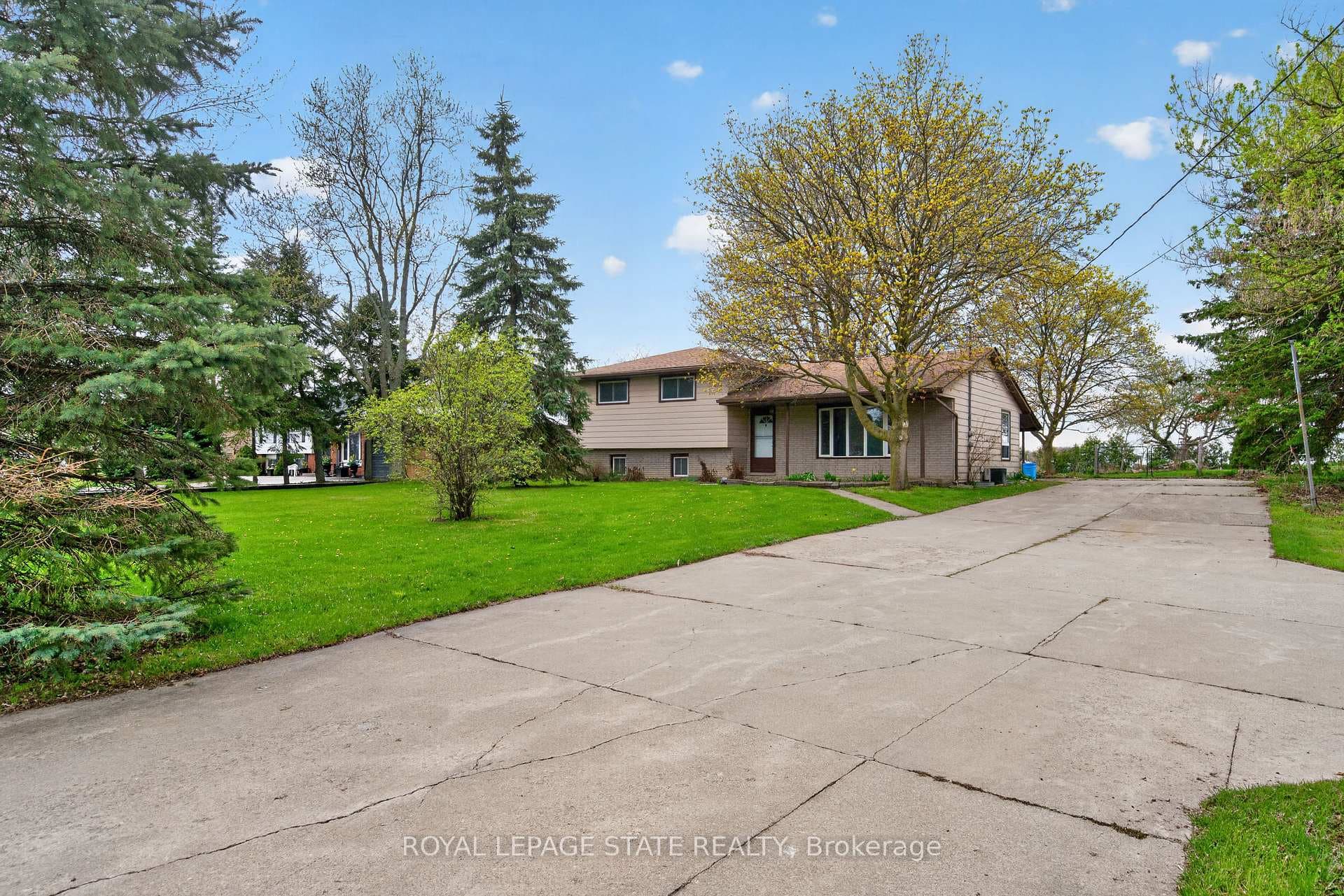 564 Trinity Church Road - Detached photo 1 of 27 in Hamilton, Ontario