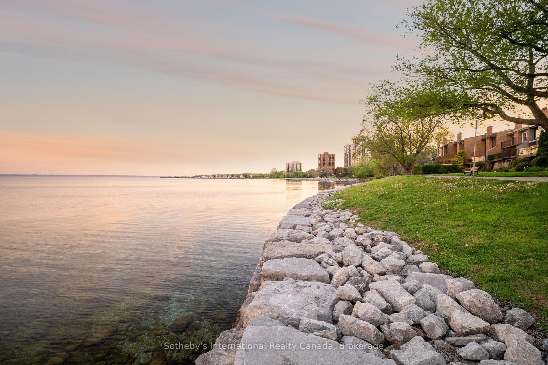 2066 Water's Edge Drive - Townhouse photo 45 of 48 in Oakville, Ontario