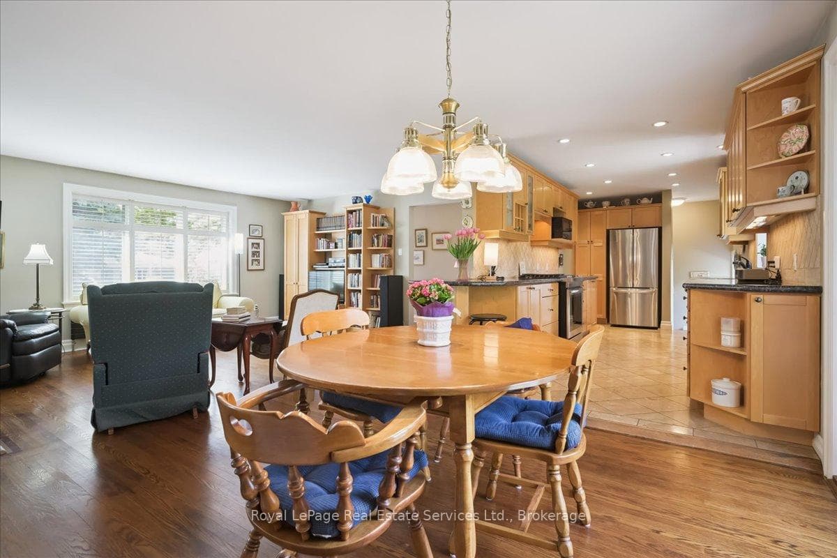 281 Pinehurst Drive - Detached photo 15 of 50 in Oakville, Ontario