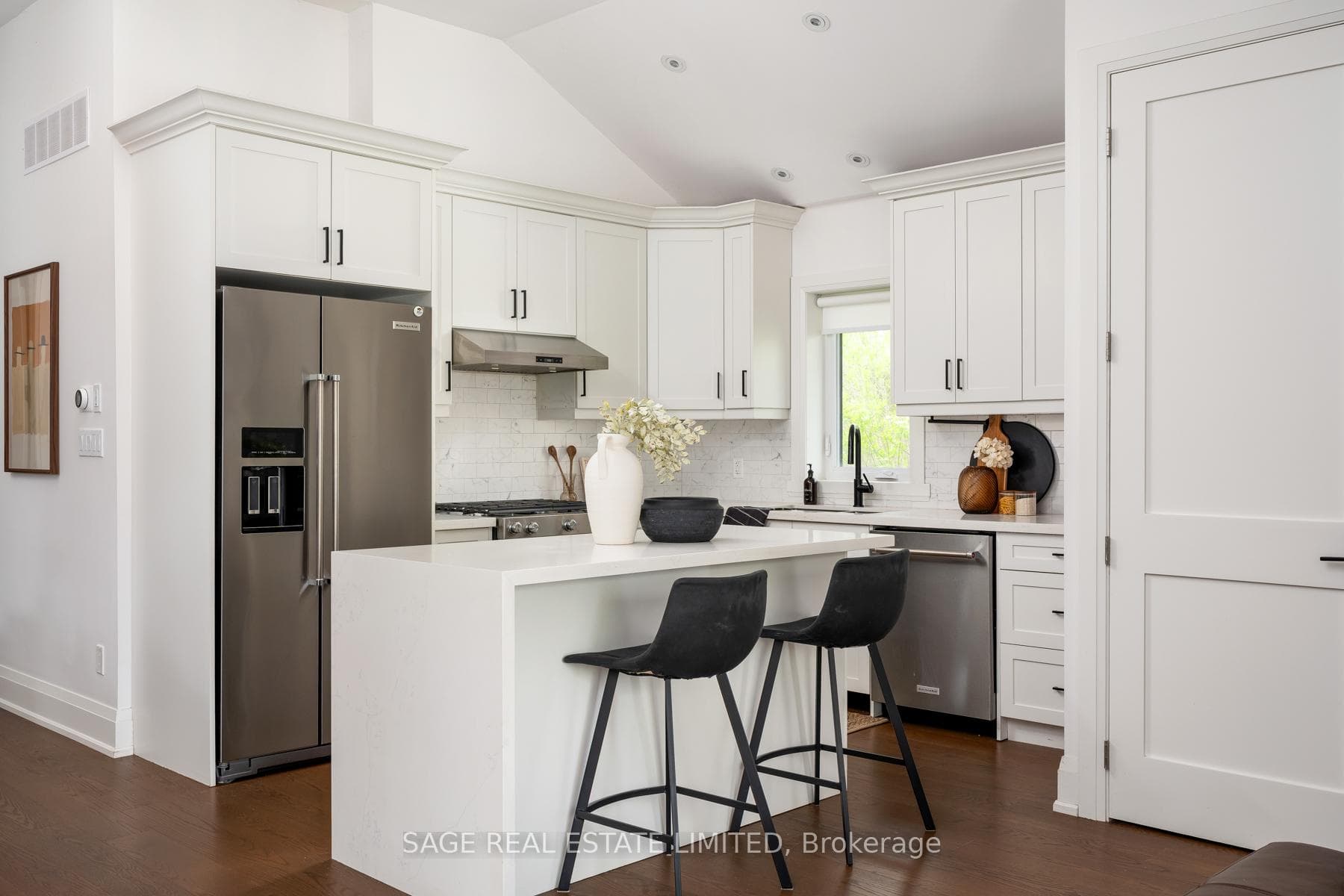 7 Rathgar Avenue - Detached photo 6 of 38 in Etobicoke (Islington / Rexdale), Ontario