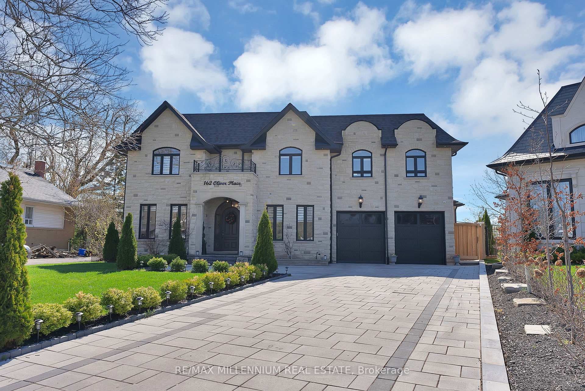 162 Oliver Place - Detached photo 1 of 50 in Oakville, Ontario