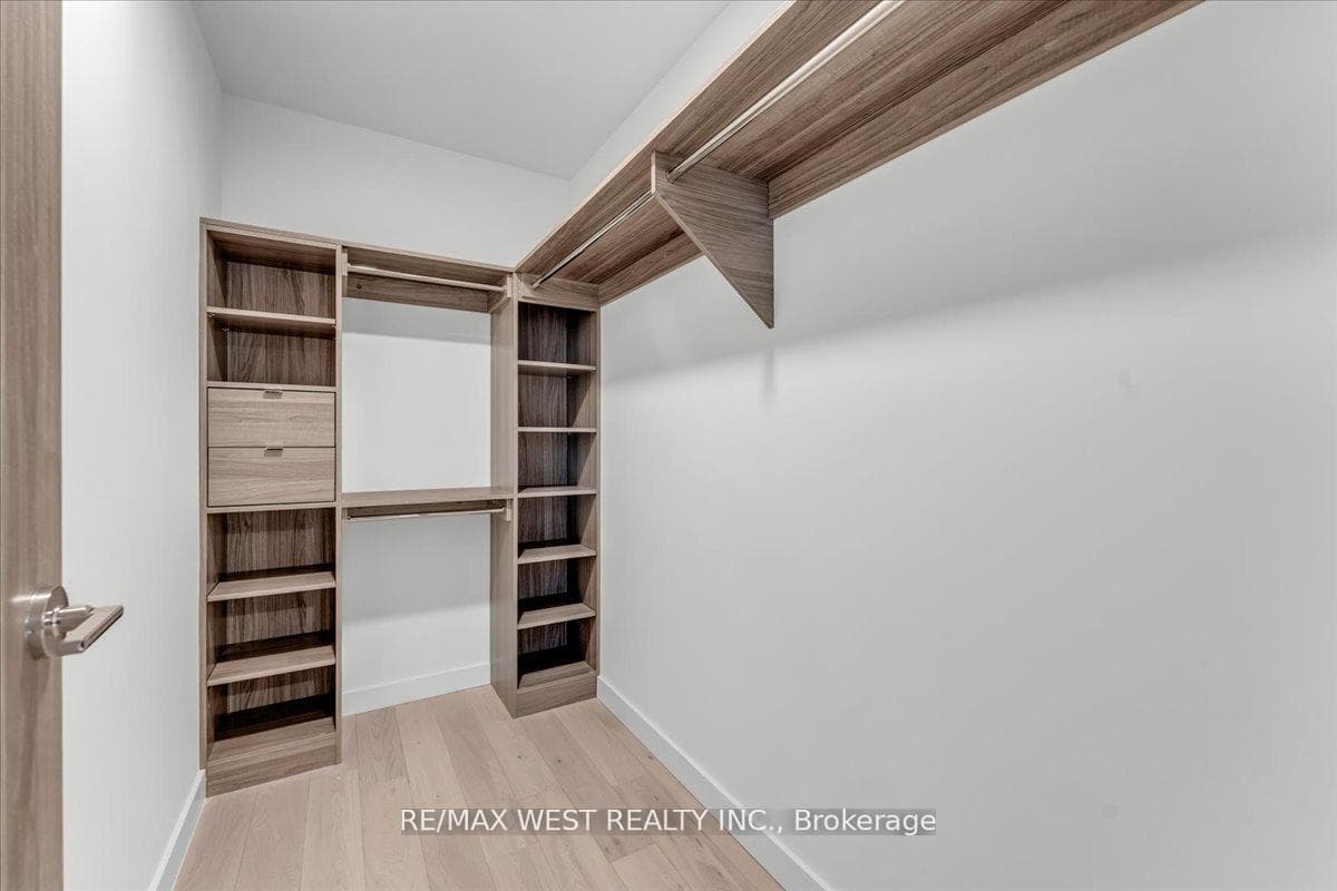 1 Concord Cityplace Way Unit 5709 - Condo photo 27 of 44 in Downtown Toronto / Waterfront, Ontario