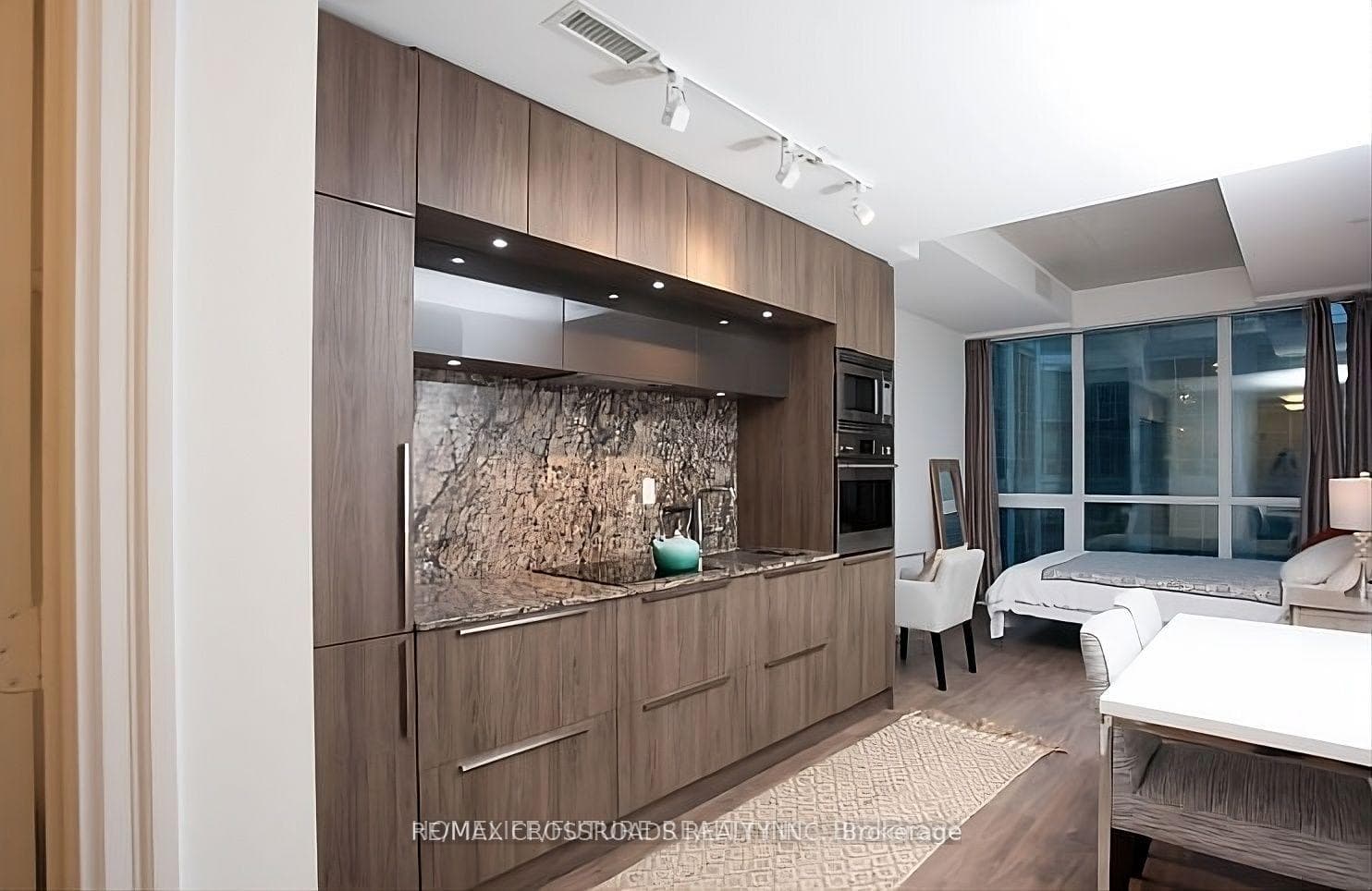 88 Blue Jays Way Unit 1308 - Condo photo 6 of 11 in Downtown Toronto / Waterfront, Ontario