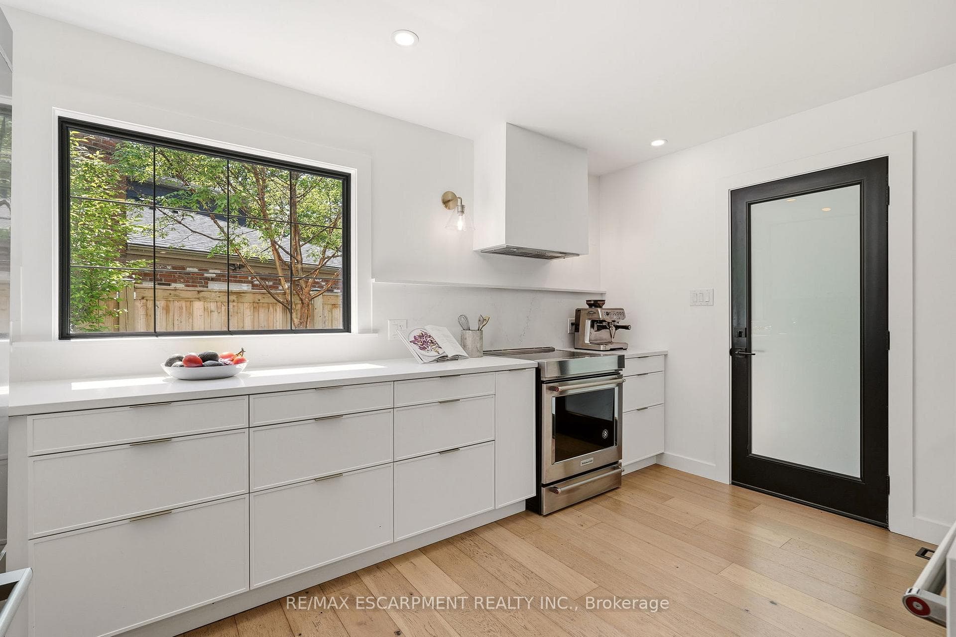 394 RANKIN Drive - Detached photo 14 of 50 in Burlington, Ontario