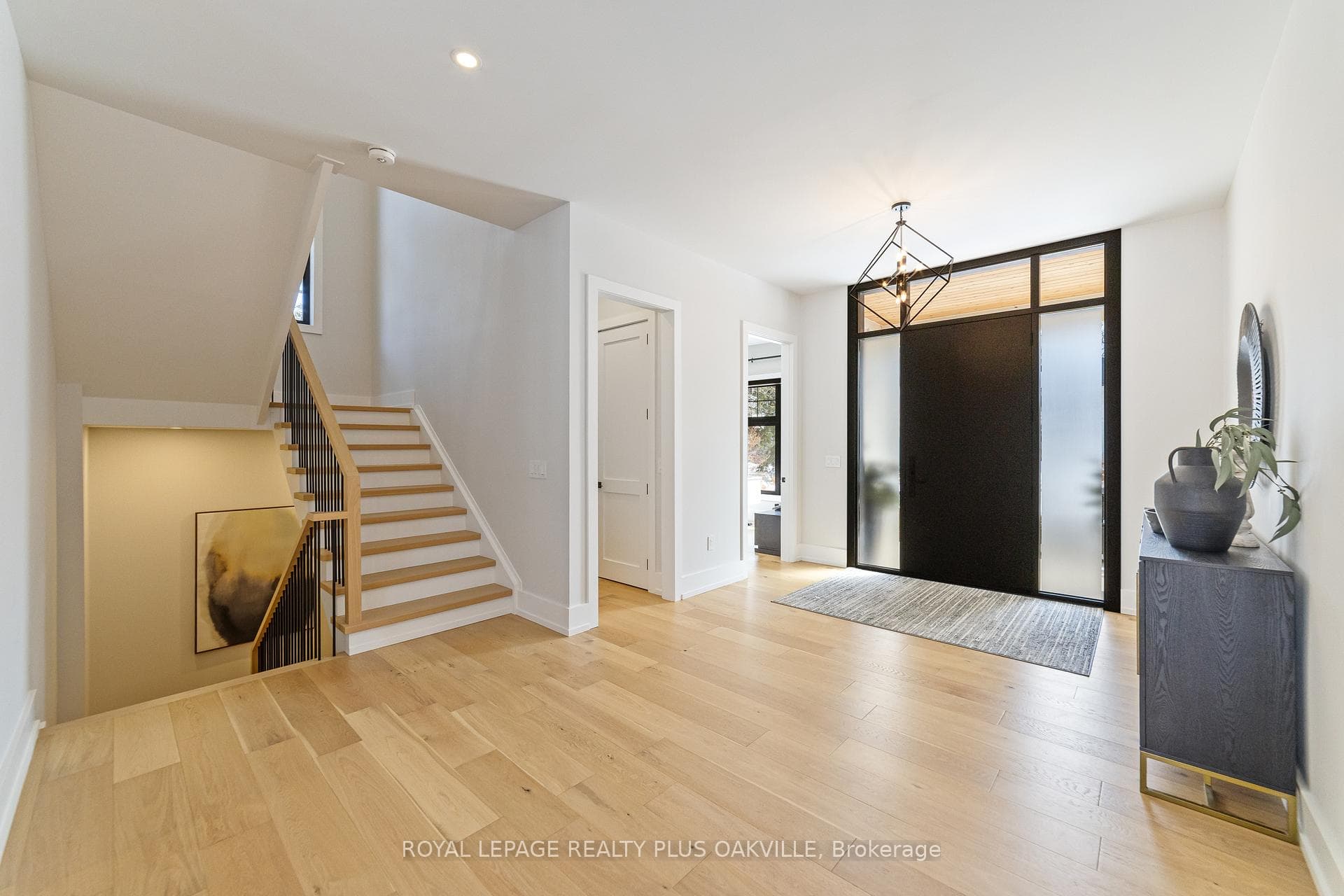 2057 Salvator Boulevard - Detached photo 4 of 50 in Oakville, Ontario