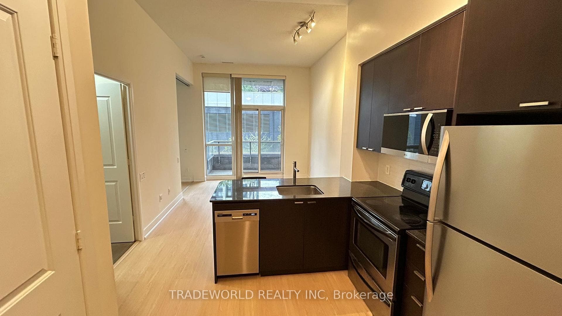 23 Sheppard Avenue Unit 301 - Condo photo 2 of 27 in Willowdale / Newtonbrook, Ontario