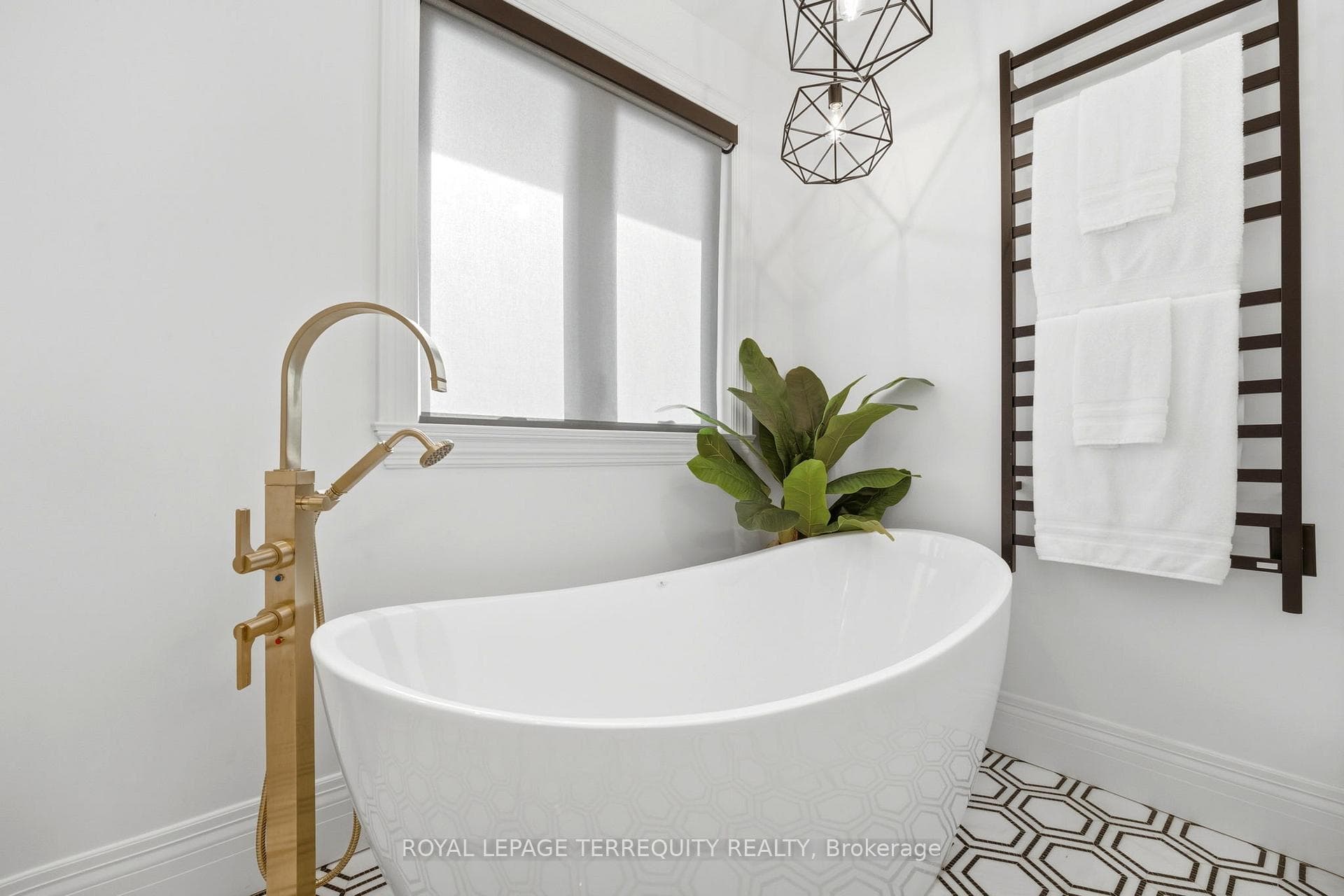 100 Admiral Road - Semi-Detached photo 6 of 34 in Annex / Yorkville / Summerhill, Ontario