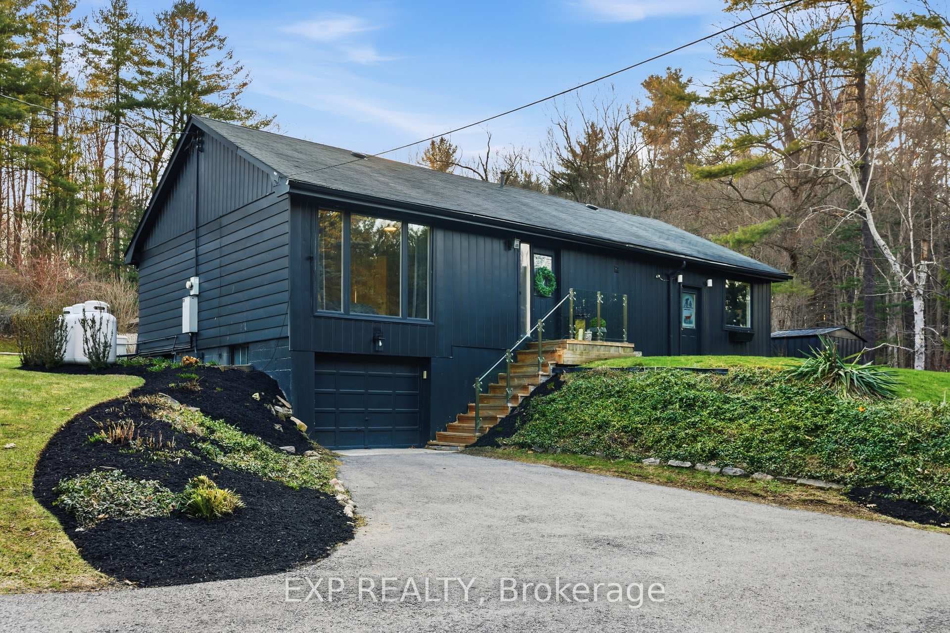 6092 Cedar Springs Road - Detached for sale in Tyandaga, Ontario