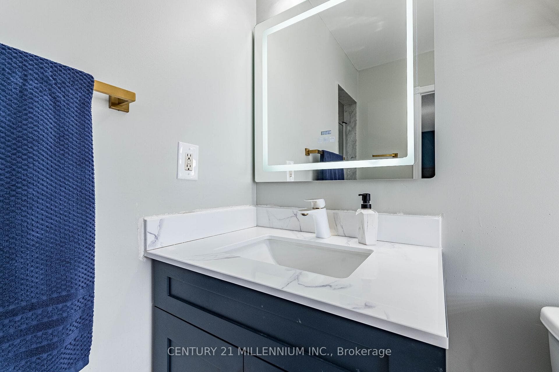 100 Monaco Court - Townhouse photo 17 of 50 in Brampton, Ontario