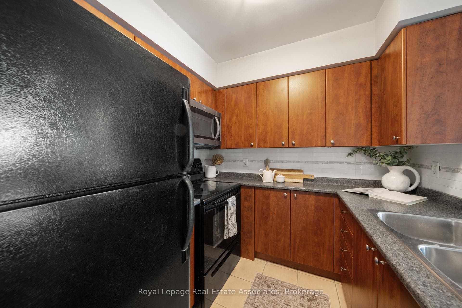 225 Sherway Gardens Road Unit 1601 - Condo photo 8 of 15 in Etobicoke (Islington / Rexdale), Ontario