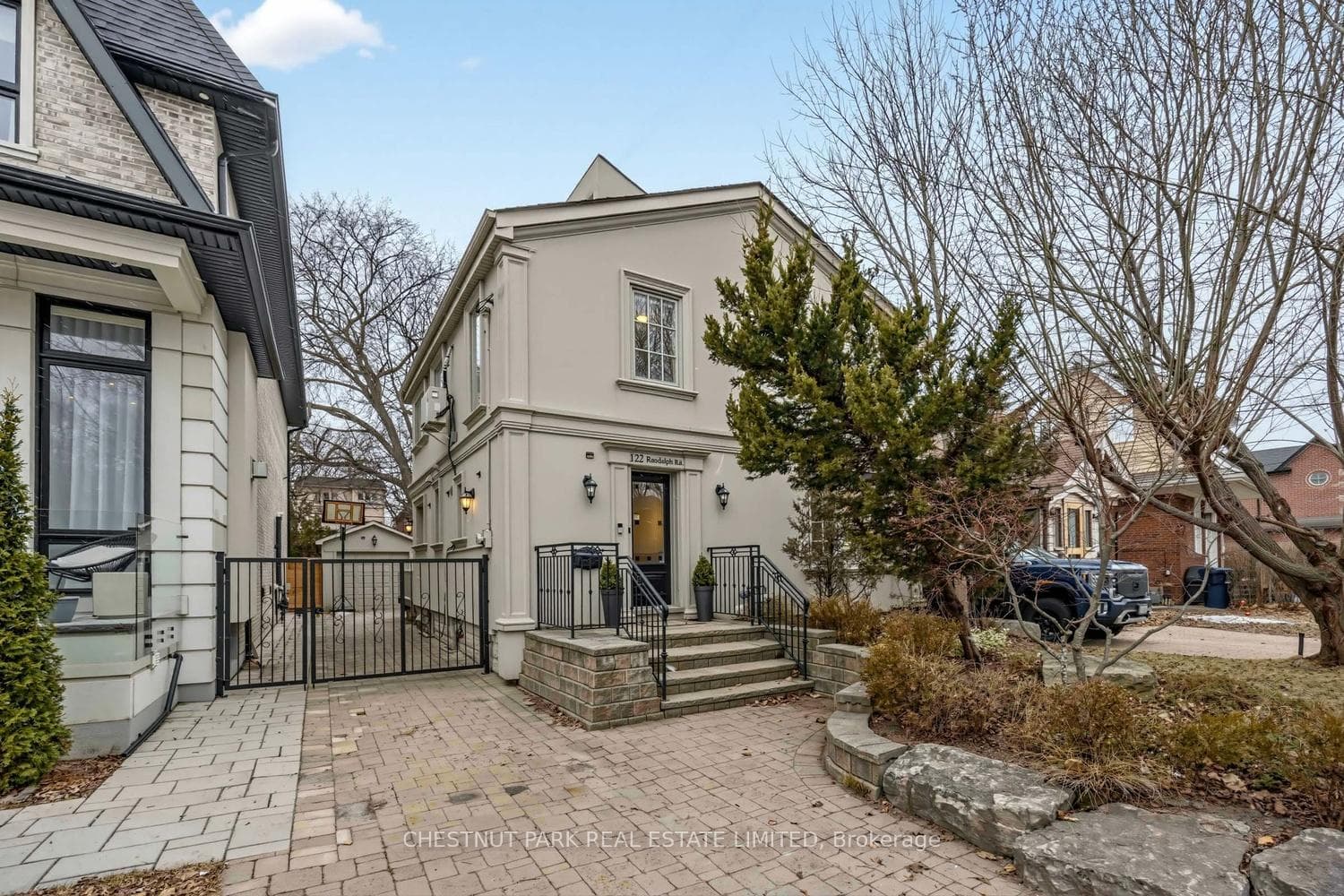 122 Randolph Road - Detached photo 1 of 32 in Flemingdon Park / Don Mills, Ontario