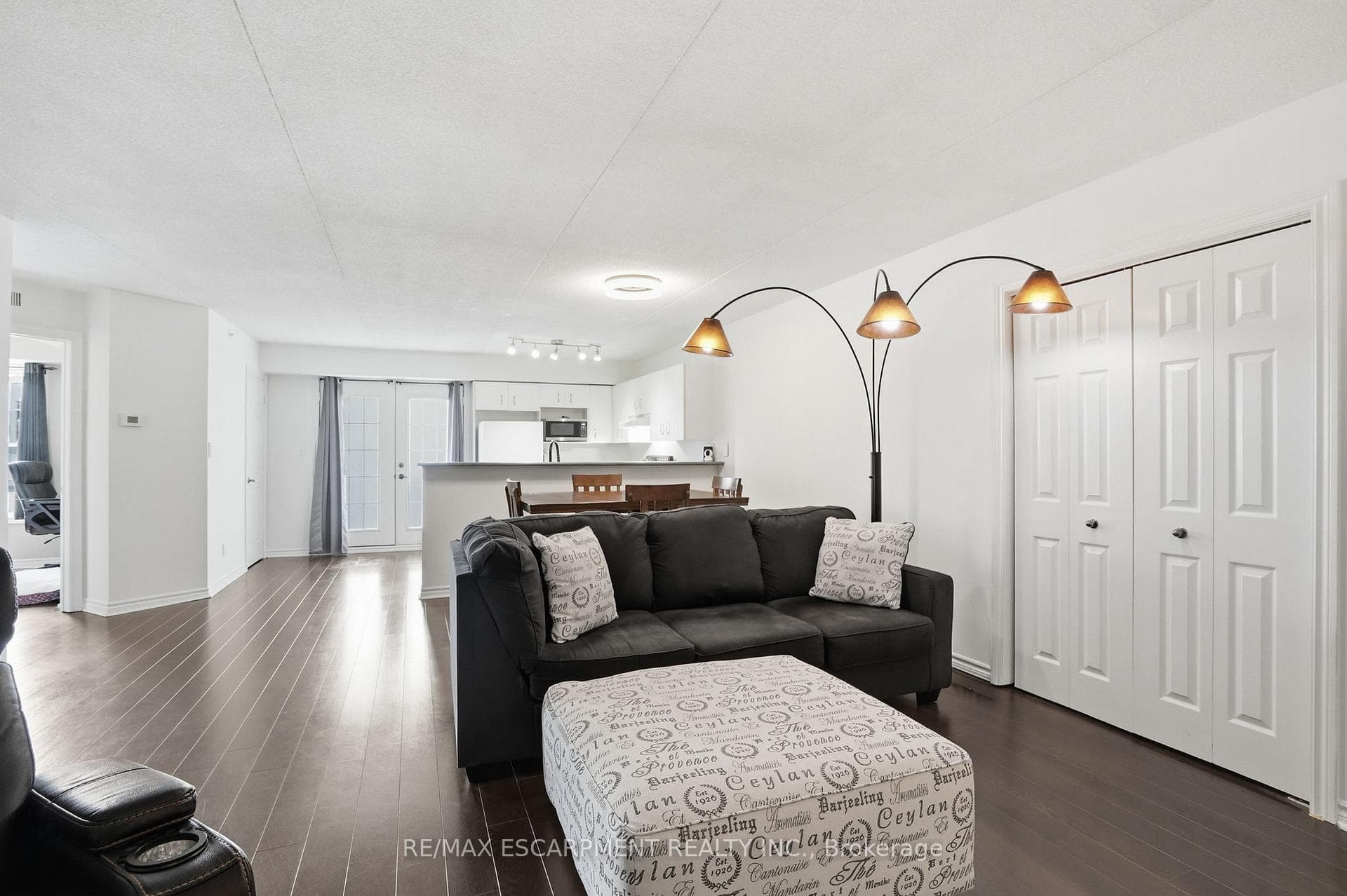 1451 WALKERS Line Unit 216 - Condo photo 5 of 26 in Burlington, Ontario