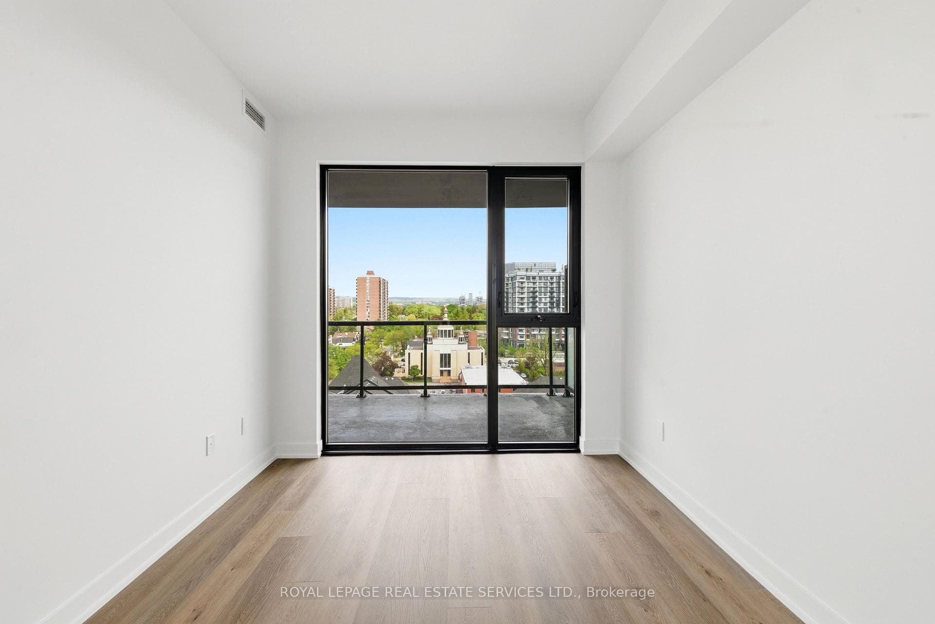 2075 Lakeshore Road Unit 711 - Condo photo 12 of 36 in Burlington, Ontario