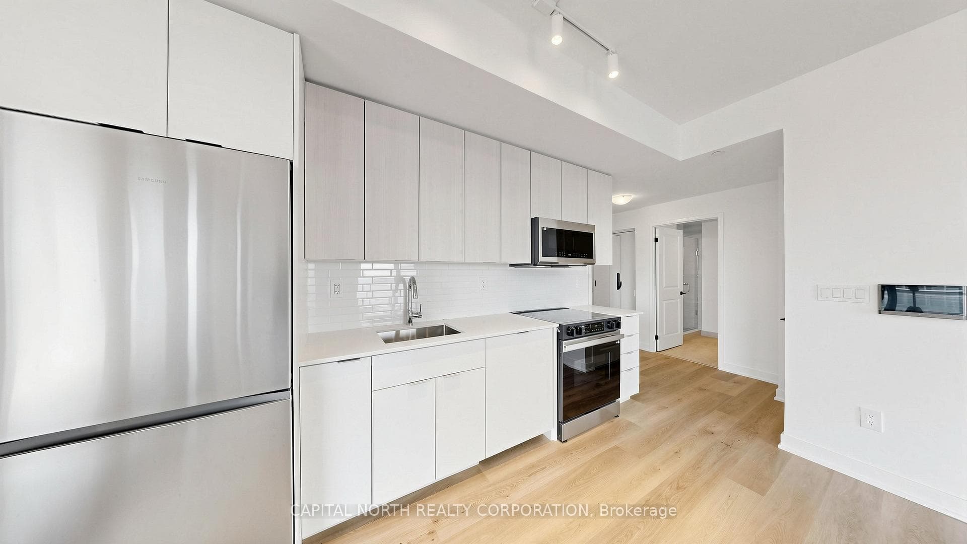 2075 Lakeshore Road Unit 708 - Condo photo 8 of 37 in Burlington, Ontario