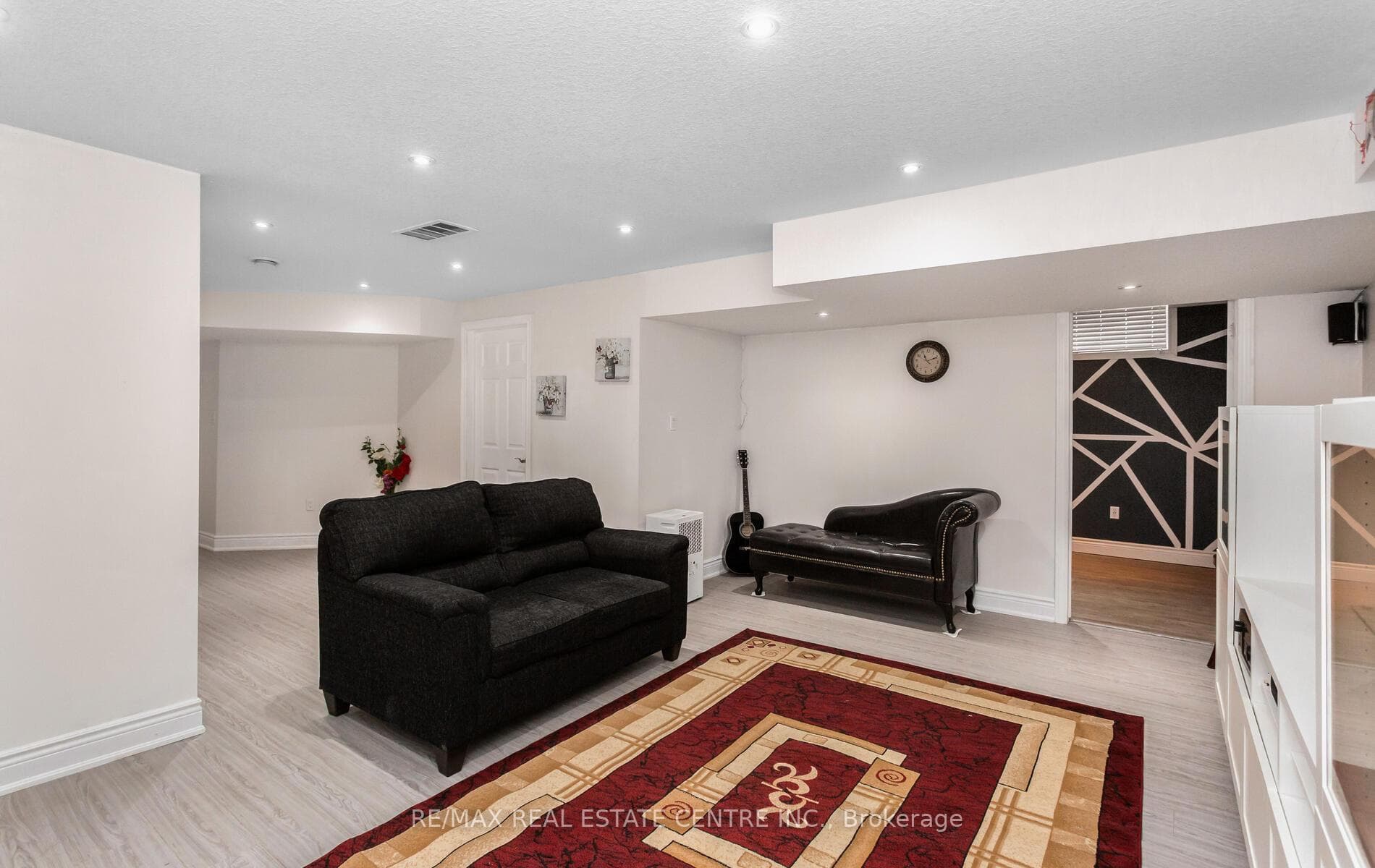 31 Rianna Court - Single Family Home photo 39 of 50 in Hamilton, Ontario