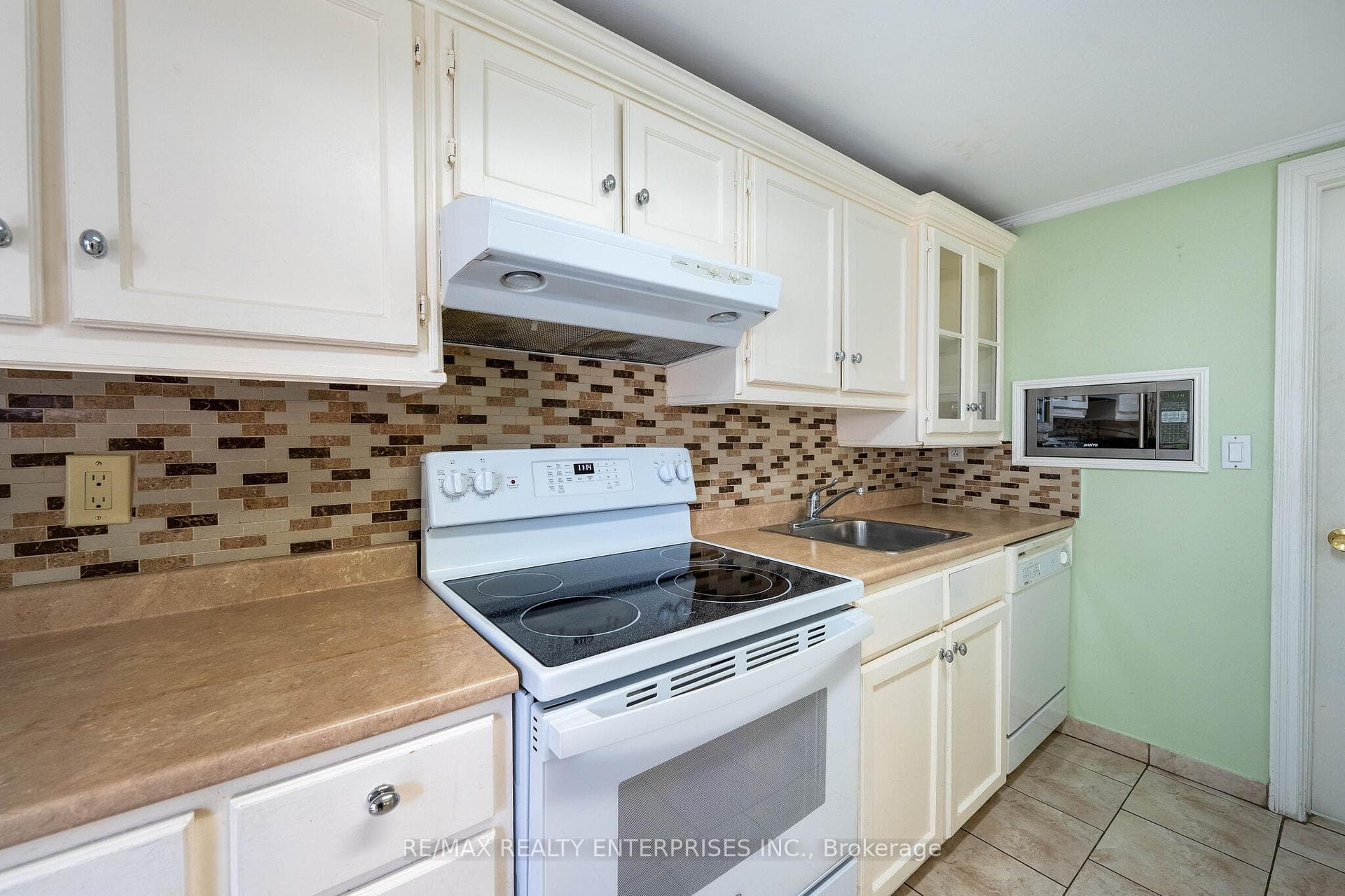 3669 Molly Avenue - Semi-Detached photo 37 of 42 in Mississauga, Ontario