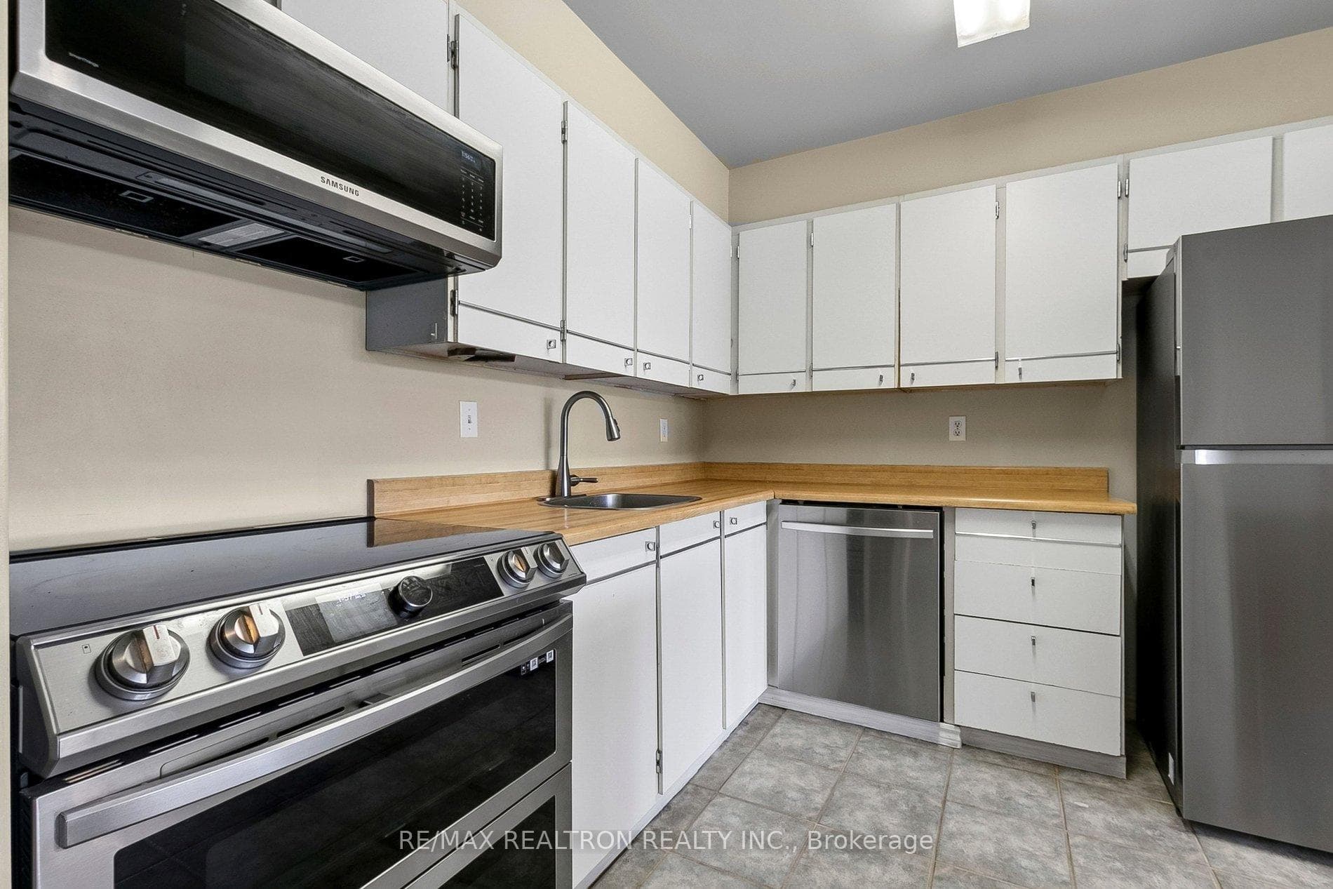 10 Fashion Roseway N/A Unit 306 - Condo photo 13 of 32 in Willowdale / Newtonbrook, Ontario