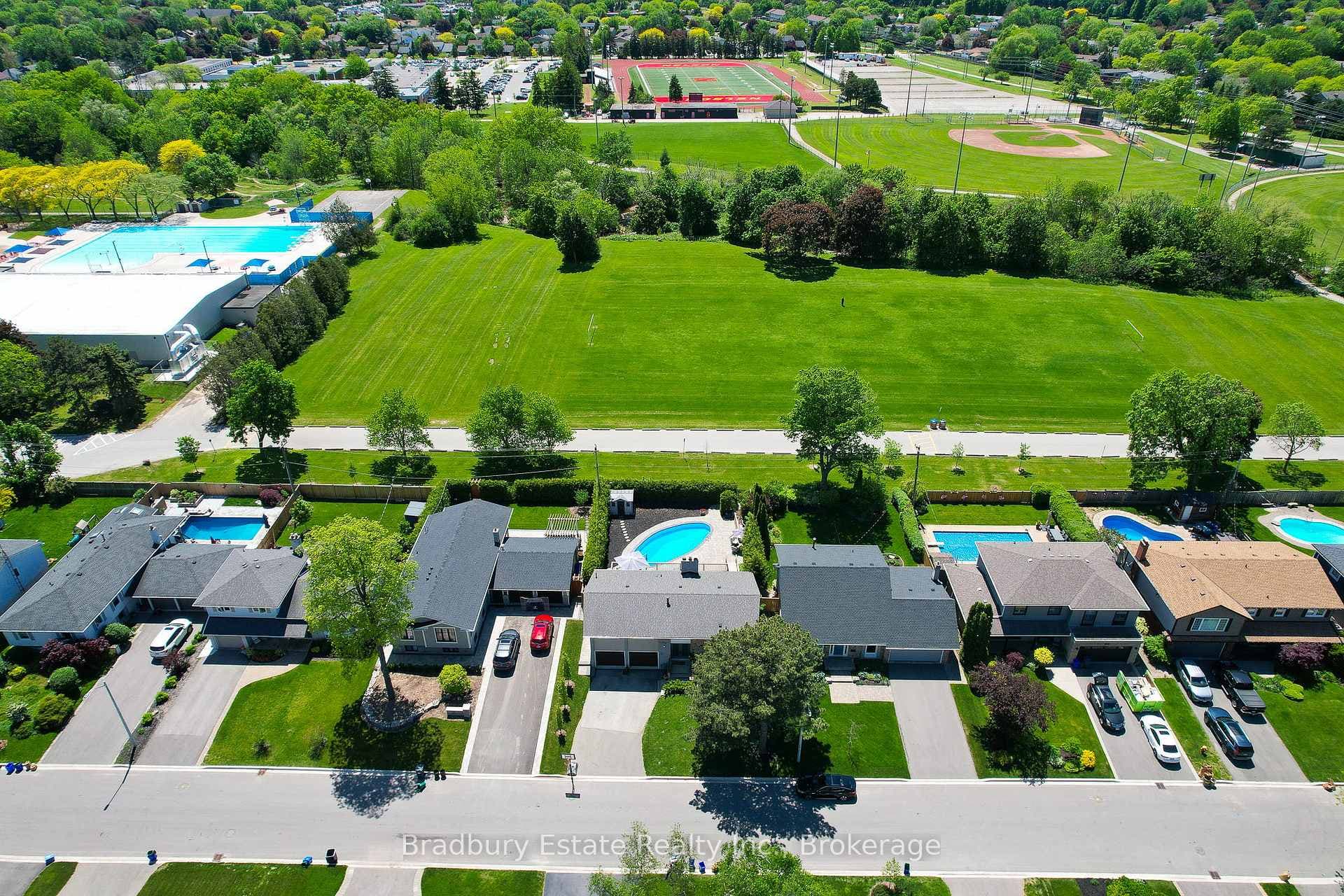 498 Wicklow Road - Detached photo 36 of 39 in Burlington, Ontario