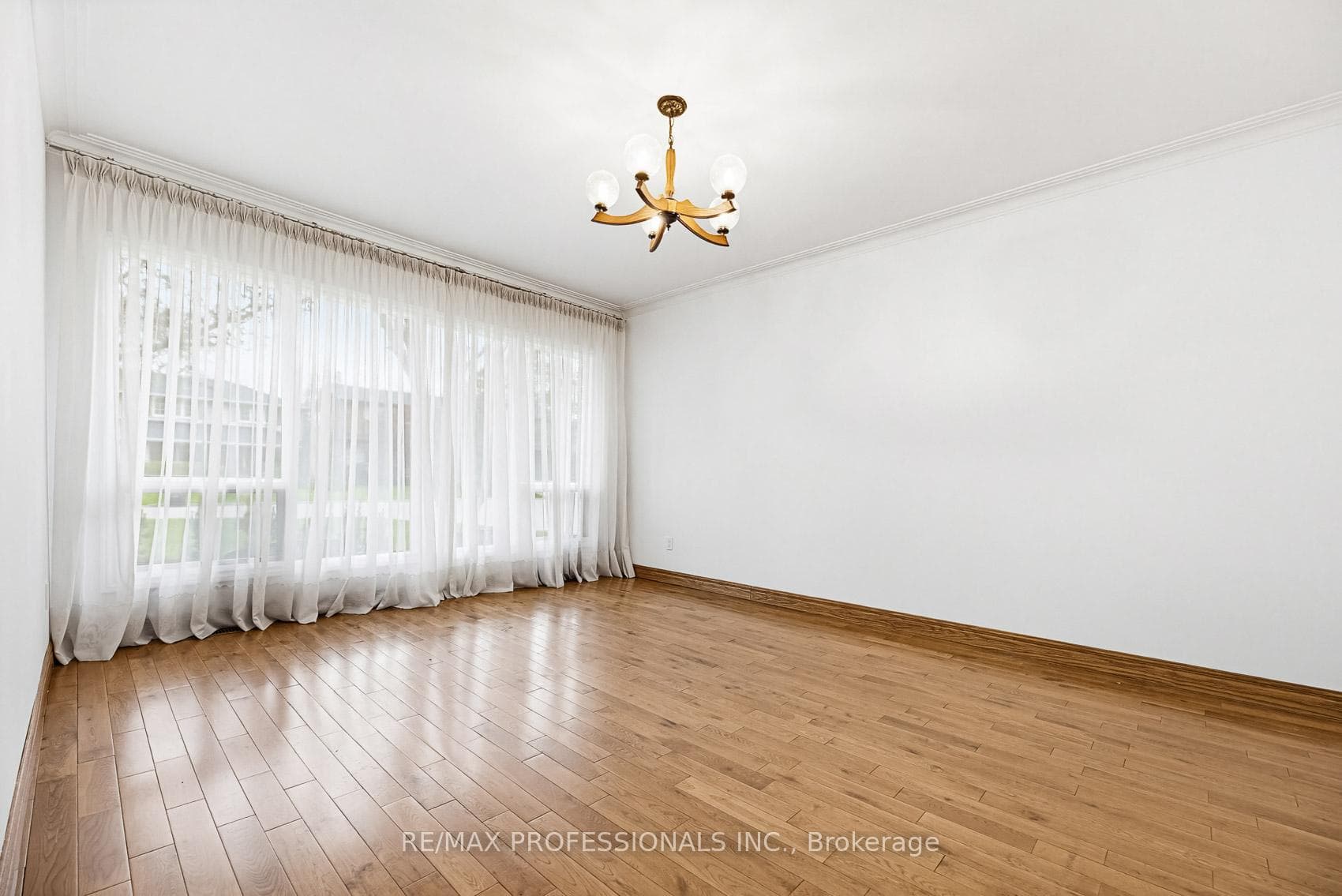 26 Neilor Crescent - Detached photo 6 of 50 in Etobicoke (Islington / Rexdale), Ontario