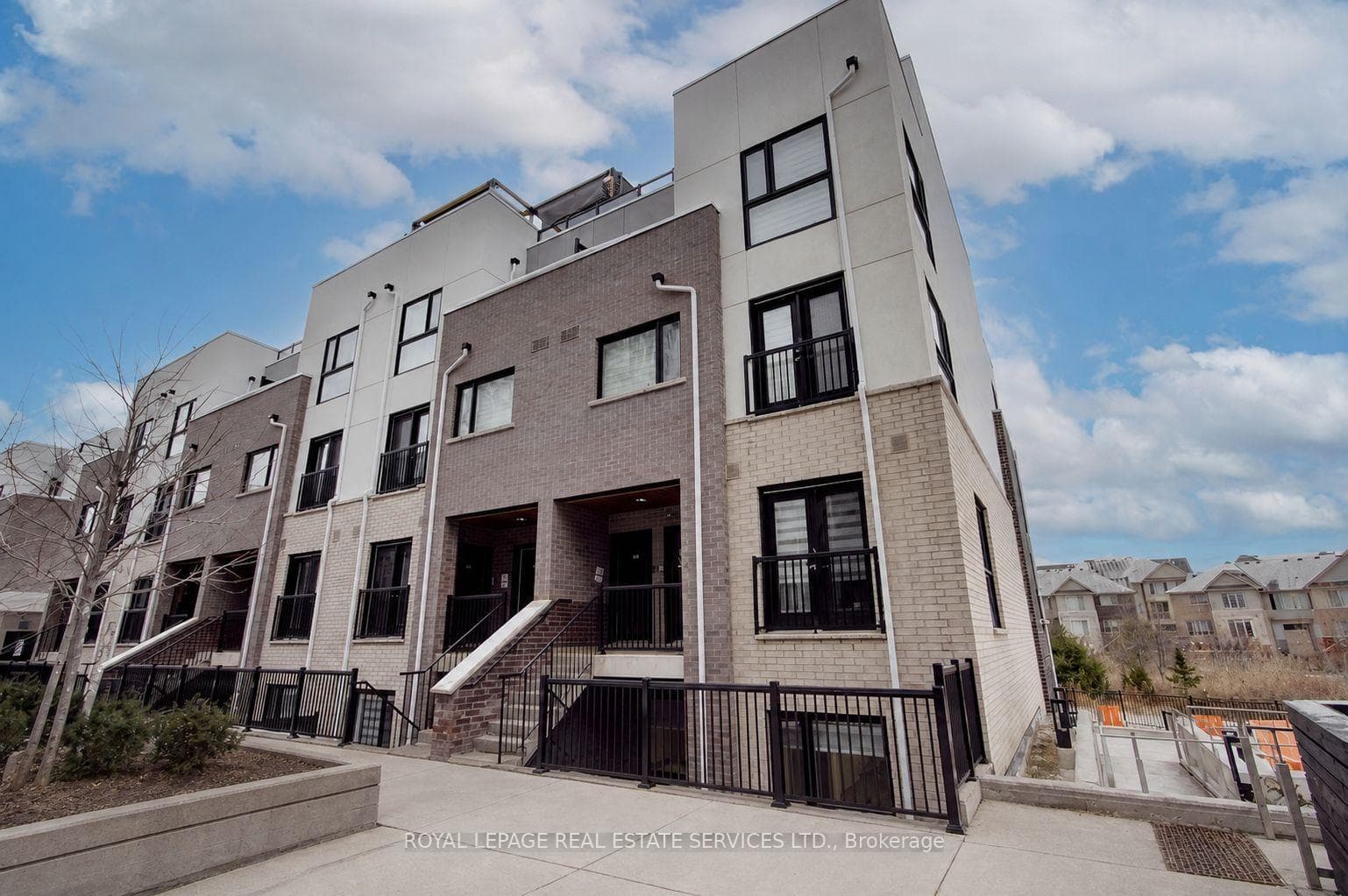 349 Wheat Boom Drive Unit 123 - Condo photo 17 of 20 in Oakville, Ontario