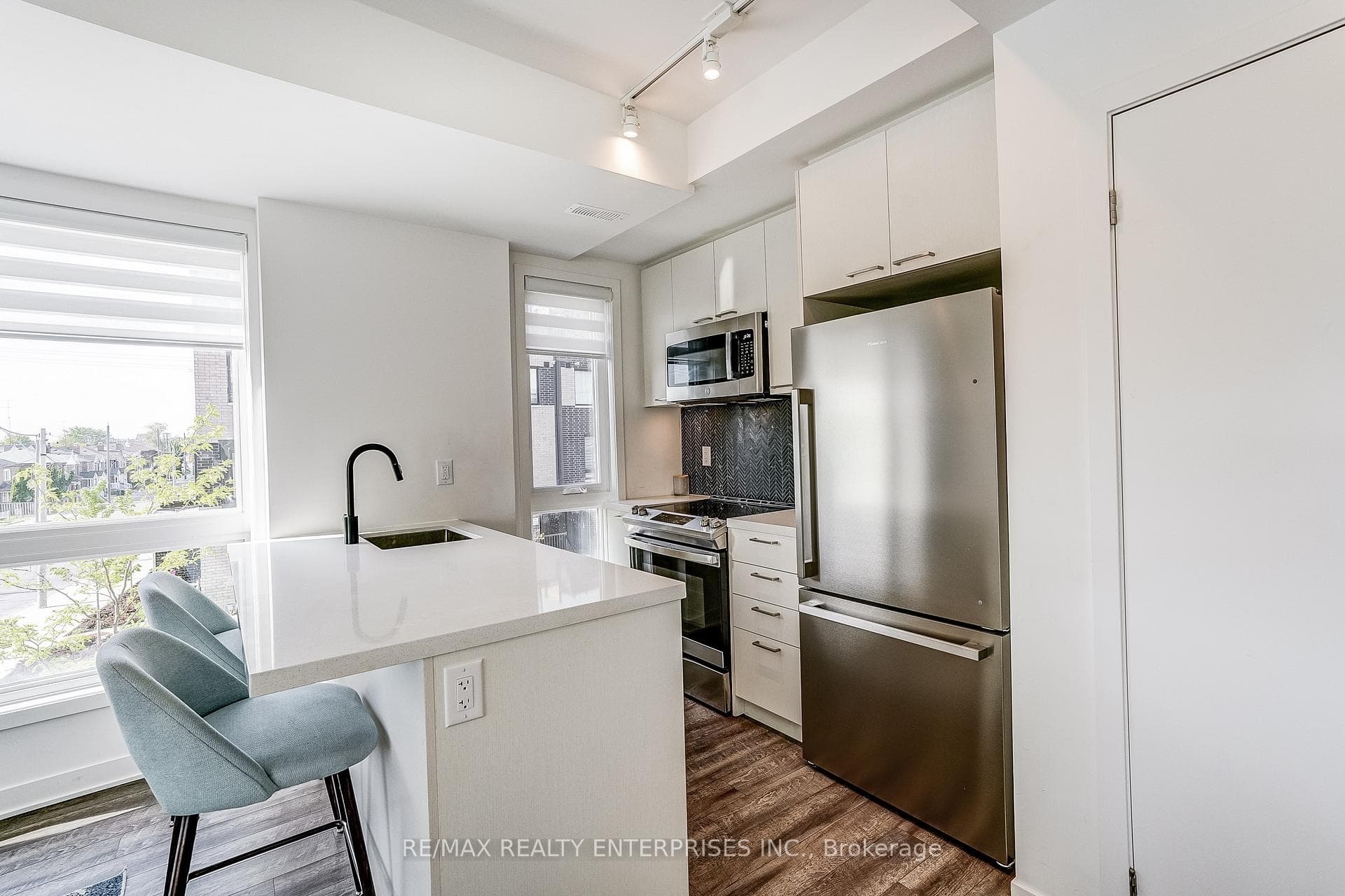 40 Ed Clark Gardens Unit 16 - Condo photo 10 of 31 in Keelesdale / Eglinton West, Ontario