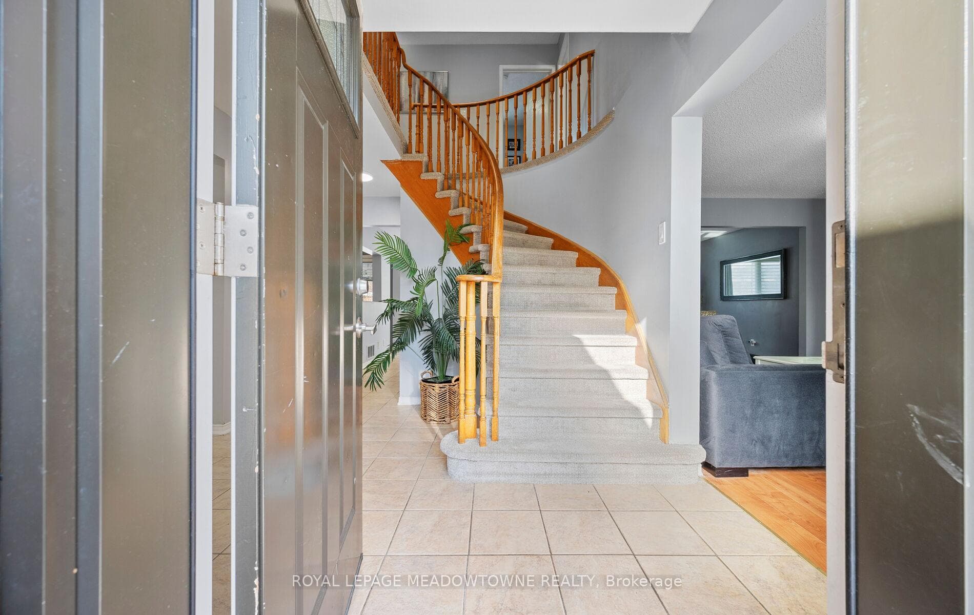 16 Cox Crescent - Detached photo 6 of 41 in Brampton, Ontario