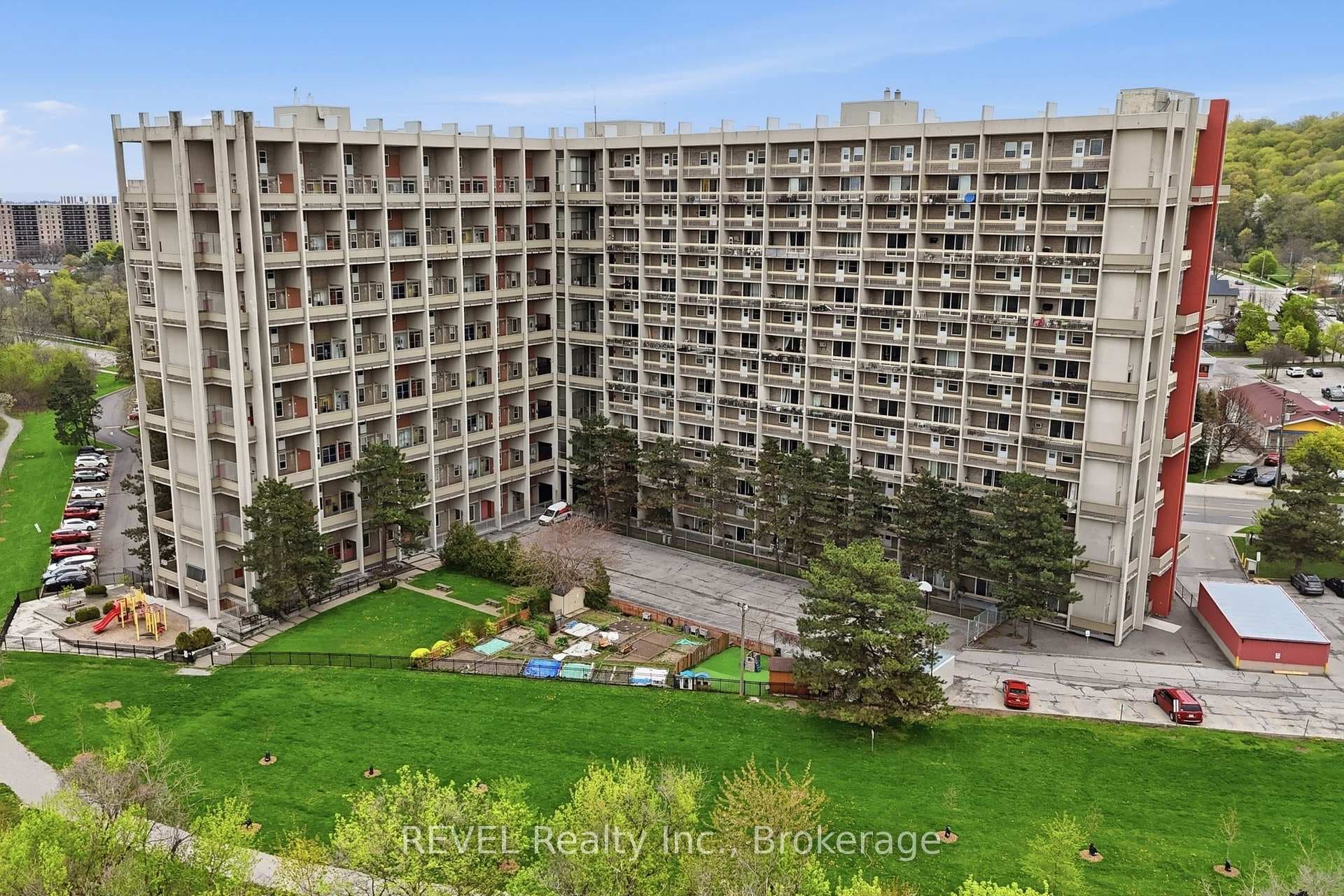 350 Quigley Road Unit 824 - Condo photo 5 of 25 in Hamilton, Ontario